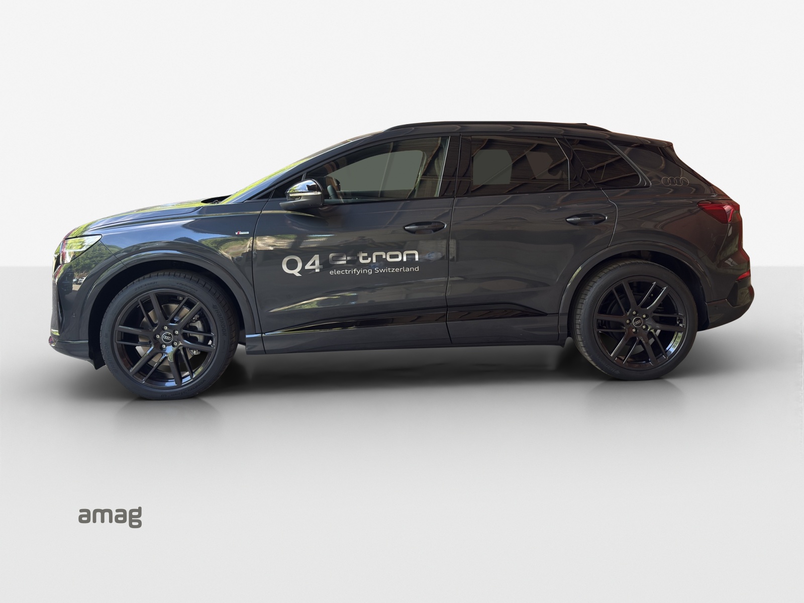AUDI Q4 e-tron SUV quattro performance-showroom-element-1