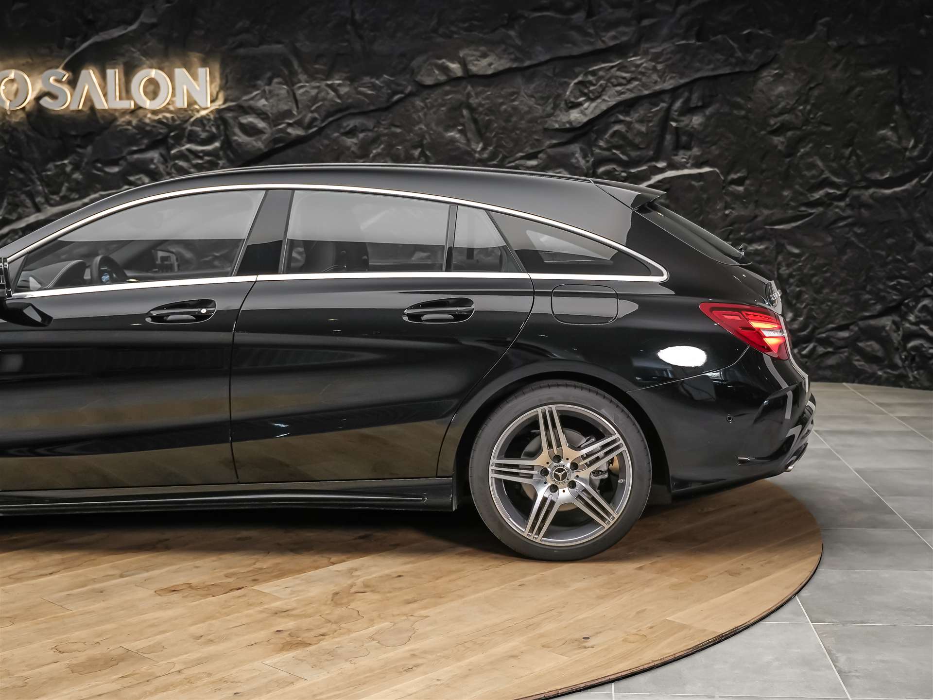 MERCEDES-BENZ CLA 180 Shooting Brake AMG Line 7G-DCT *Facelift*Sitzheizung*-image-15
