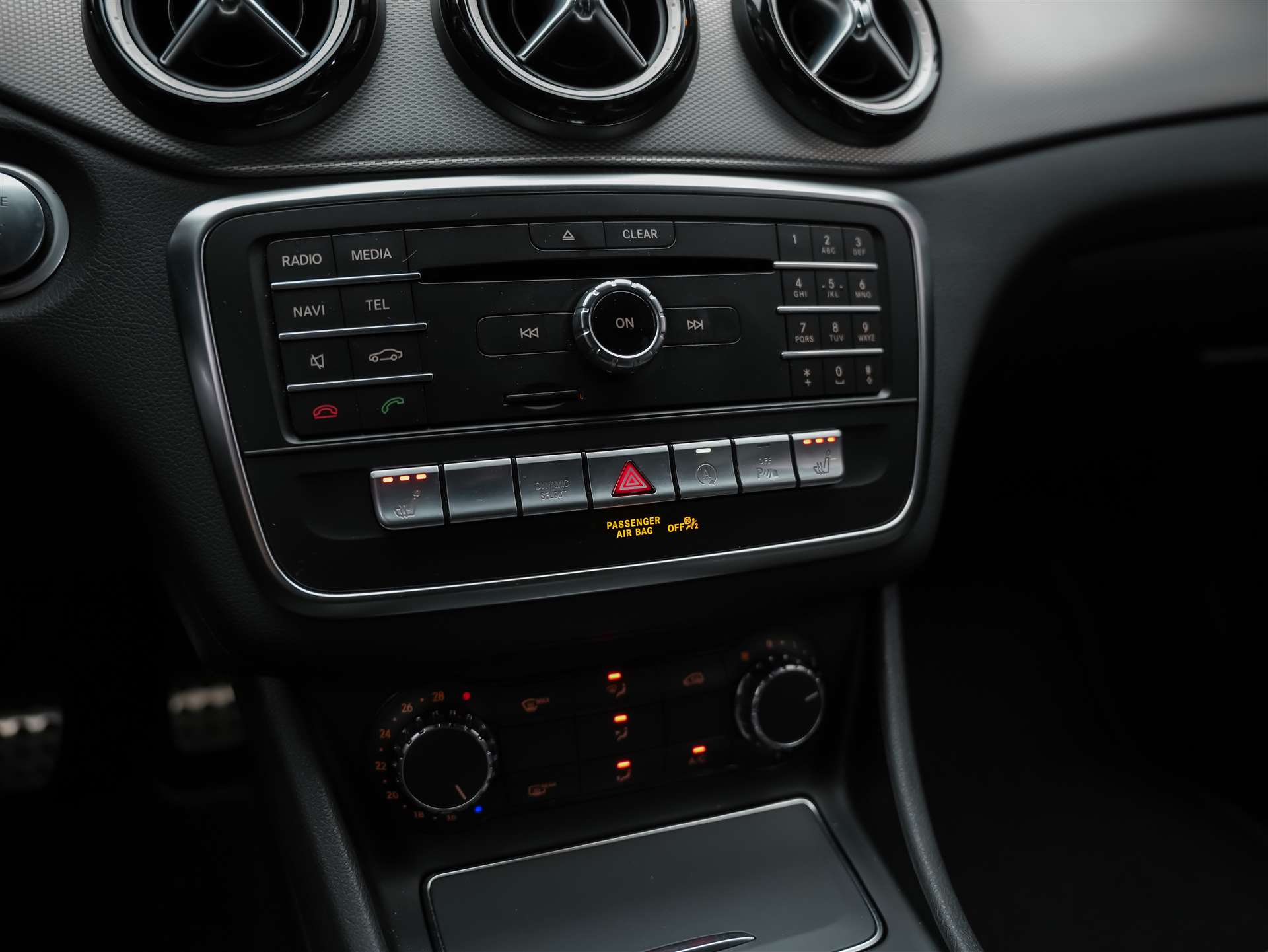 MERCEDES-BENZ CLA 180 Shooting Brake AMG Line 7G-DCT *Facelift*Sitzheizung*-image-19