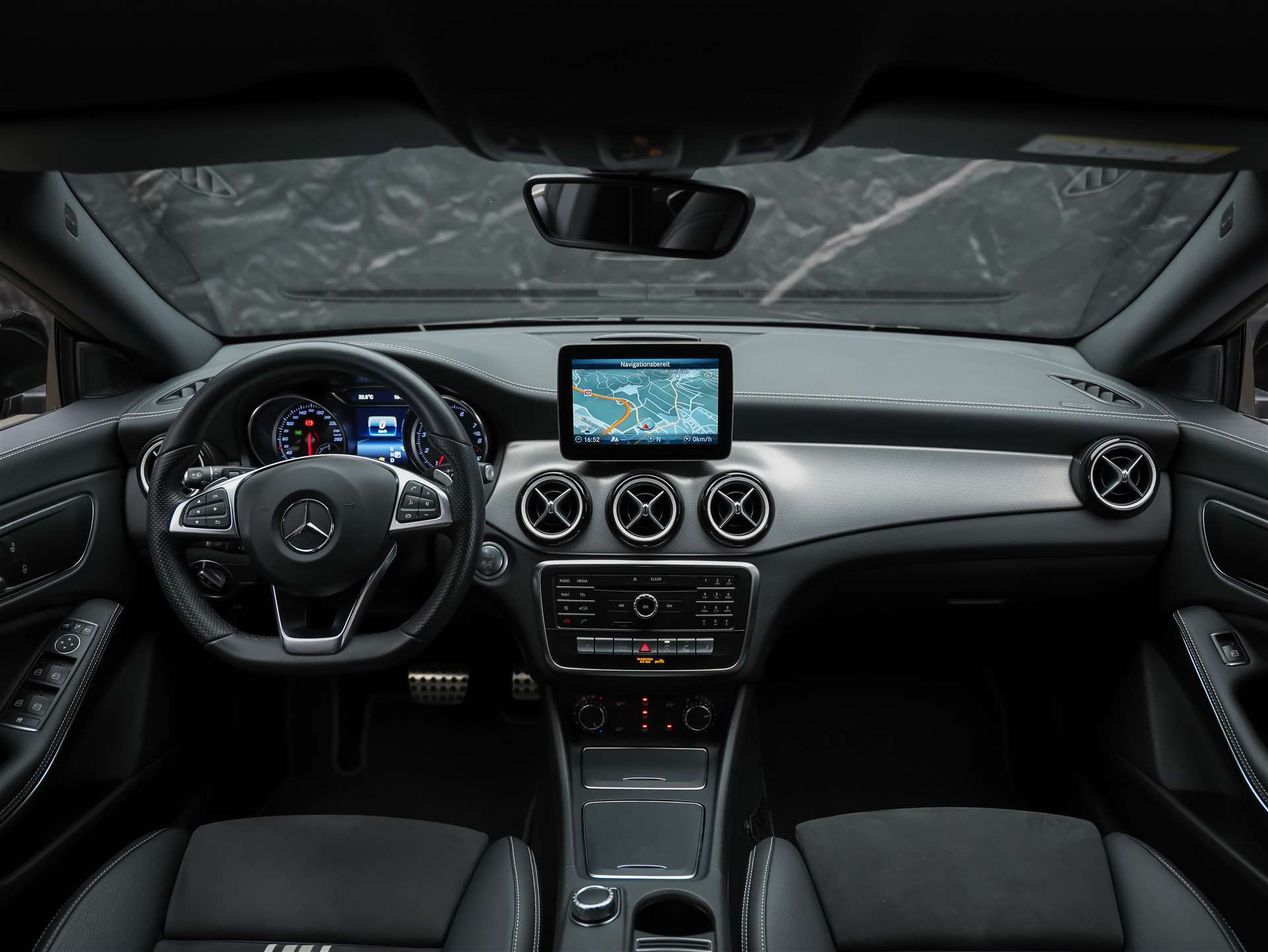 MERCEDES-BENZ CLA 180 Shooting Brake AMG Line 7G-DCT *Facelift*Sitzheizung*-image-11