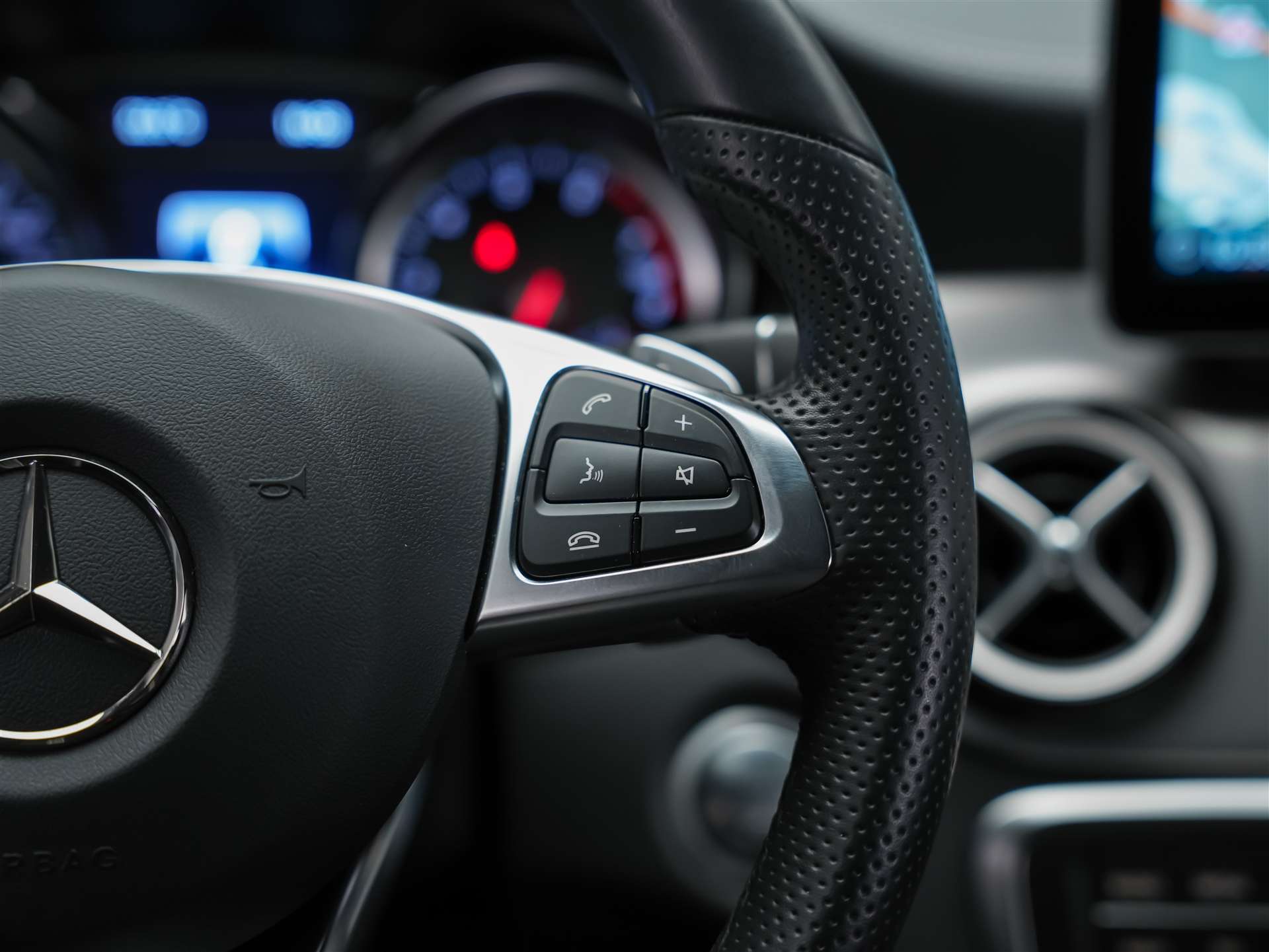 MERCEDES-BENZ CLA 180 Shooting Brake AMG Line 7G-DCT *Facelift*Sitzheizung*-image-24