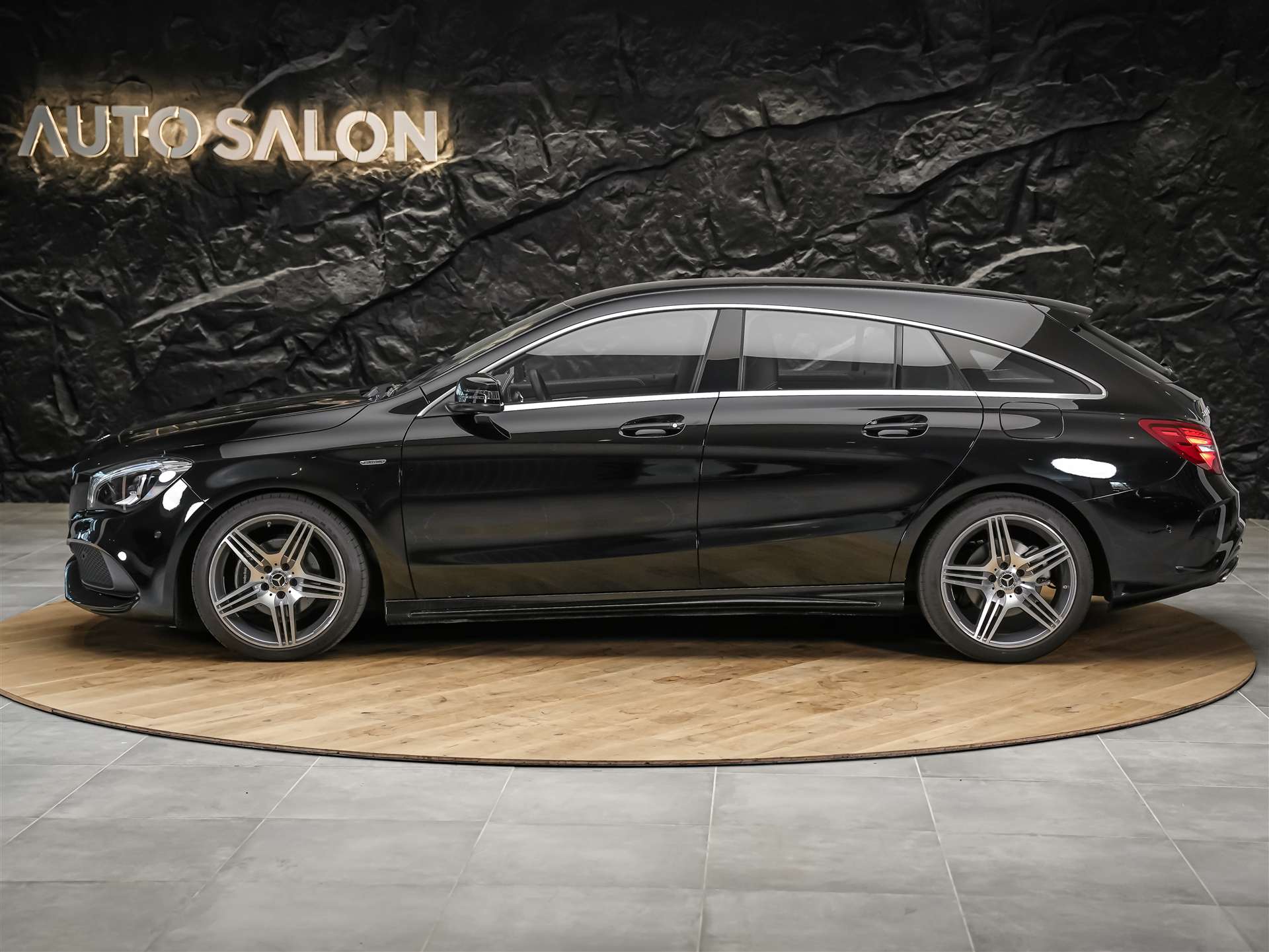 MERCEDES-BENZ CLA 180 Shooting Brake AMG Line 7G-DCT *Facelift*Sitzheizung*-showroom-element-1