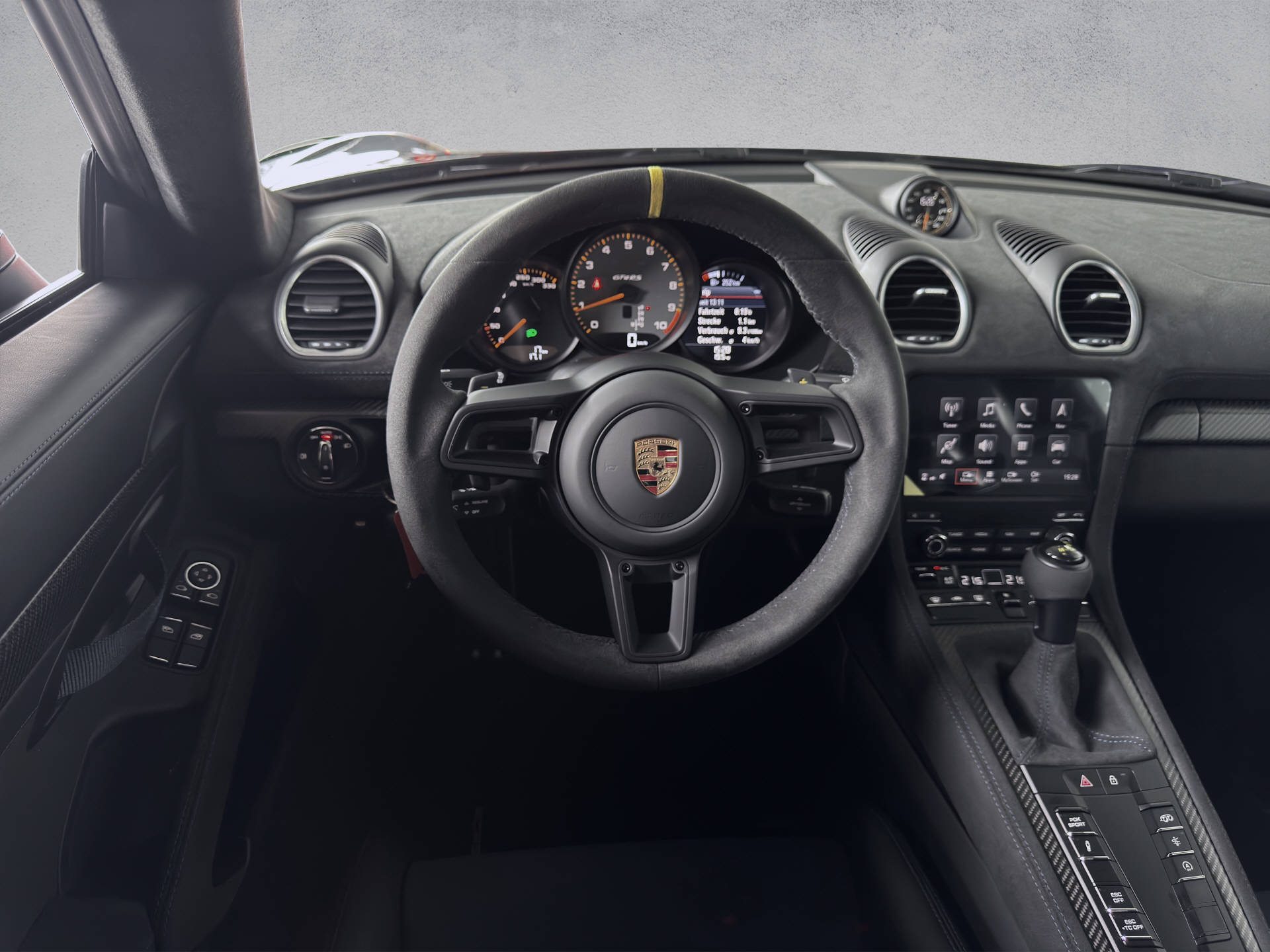 PORSCHE Cayman 718 GT4 RS-image-5