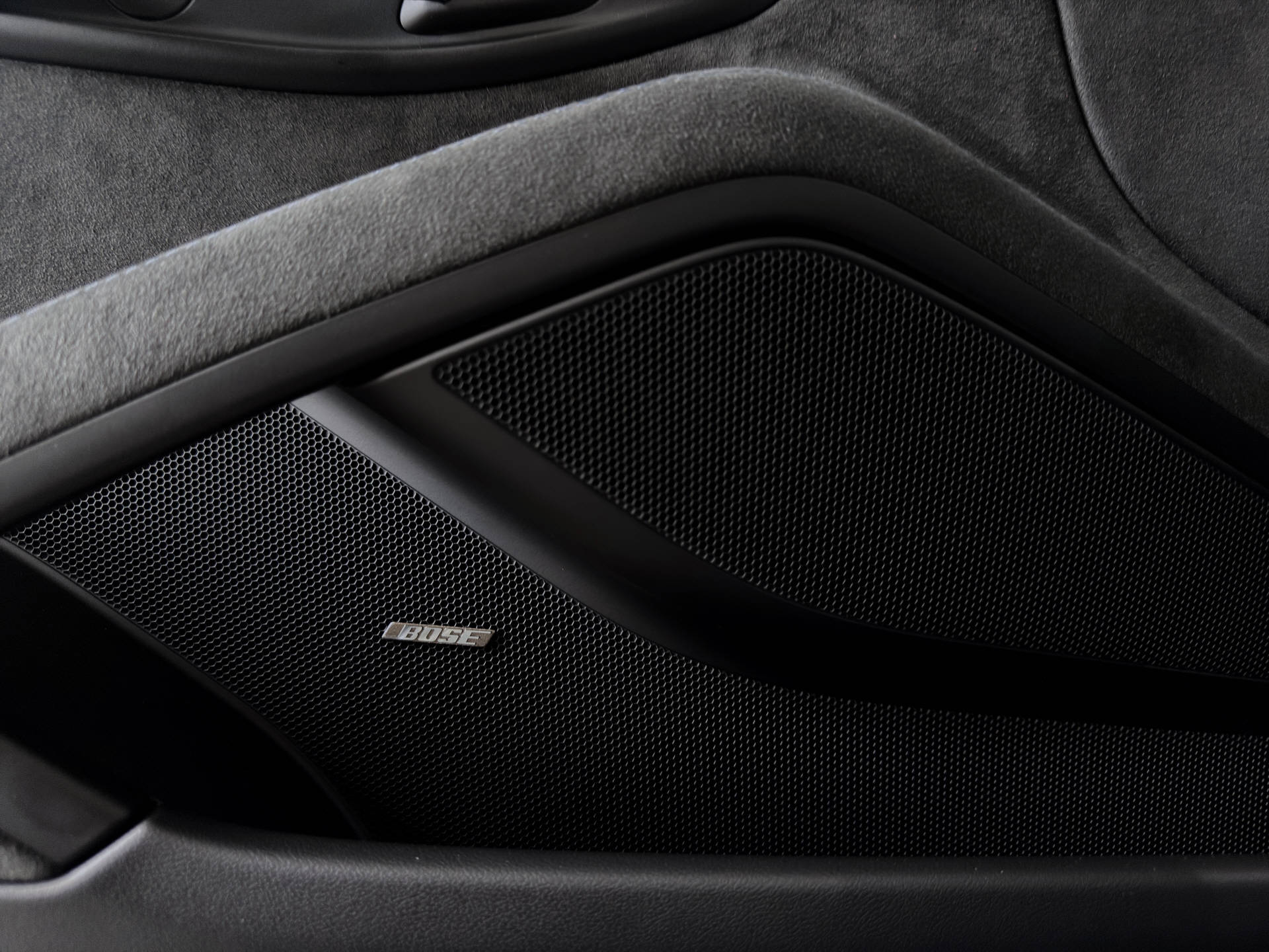 PORSCHE Cayman 718 GT4 RS-image-10