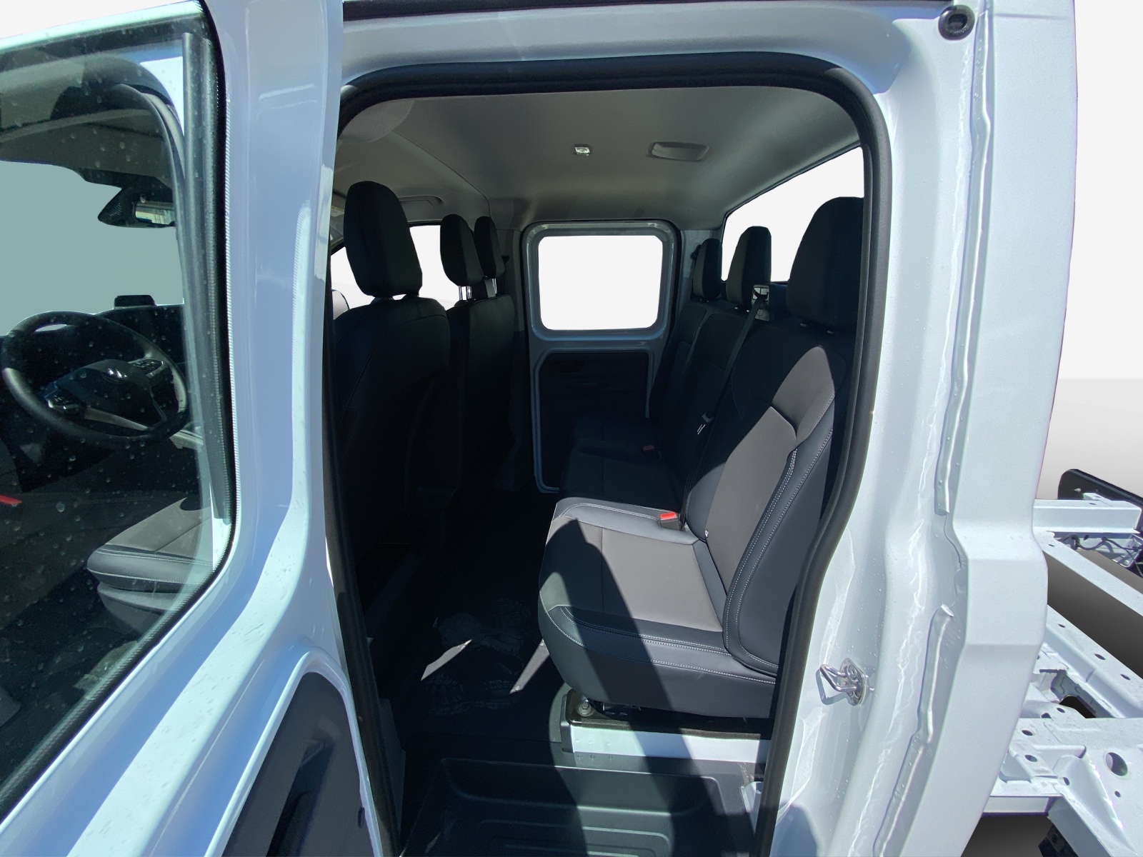 VW Transporter 2.0 TDI-image-11