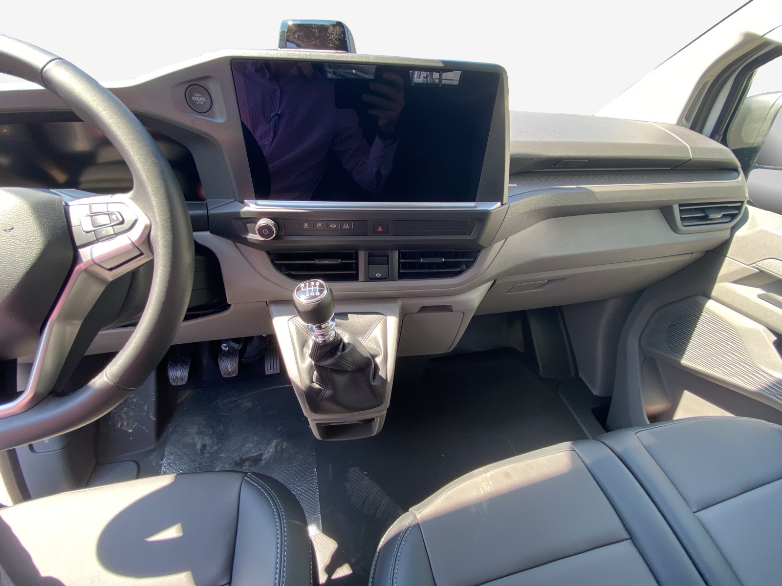 VW Transporter 2.0 TDI-image-10