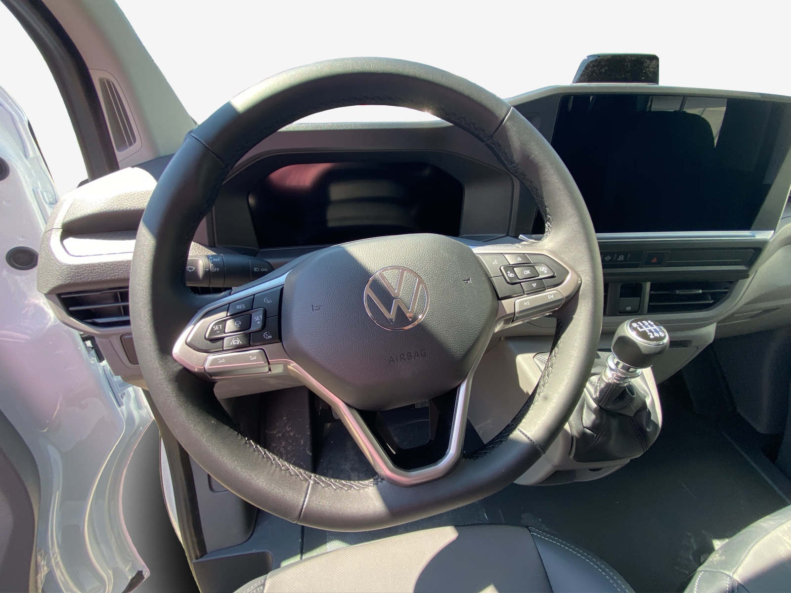 VW Transporter 2.0 TDI-image-9