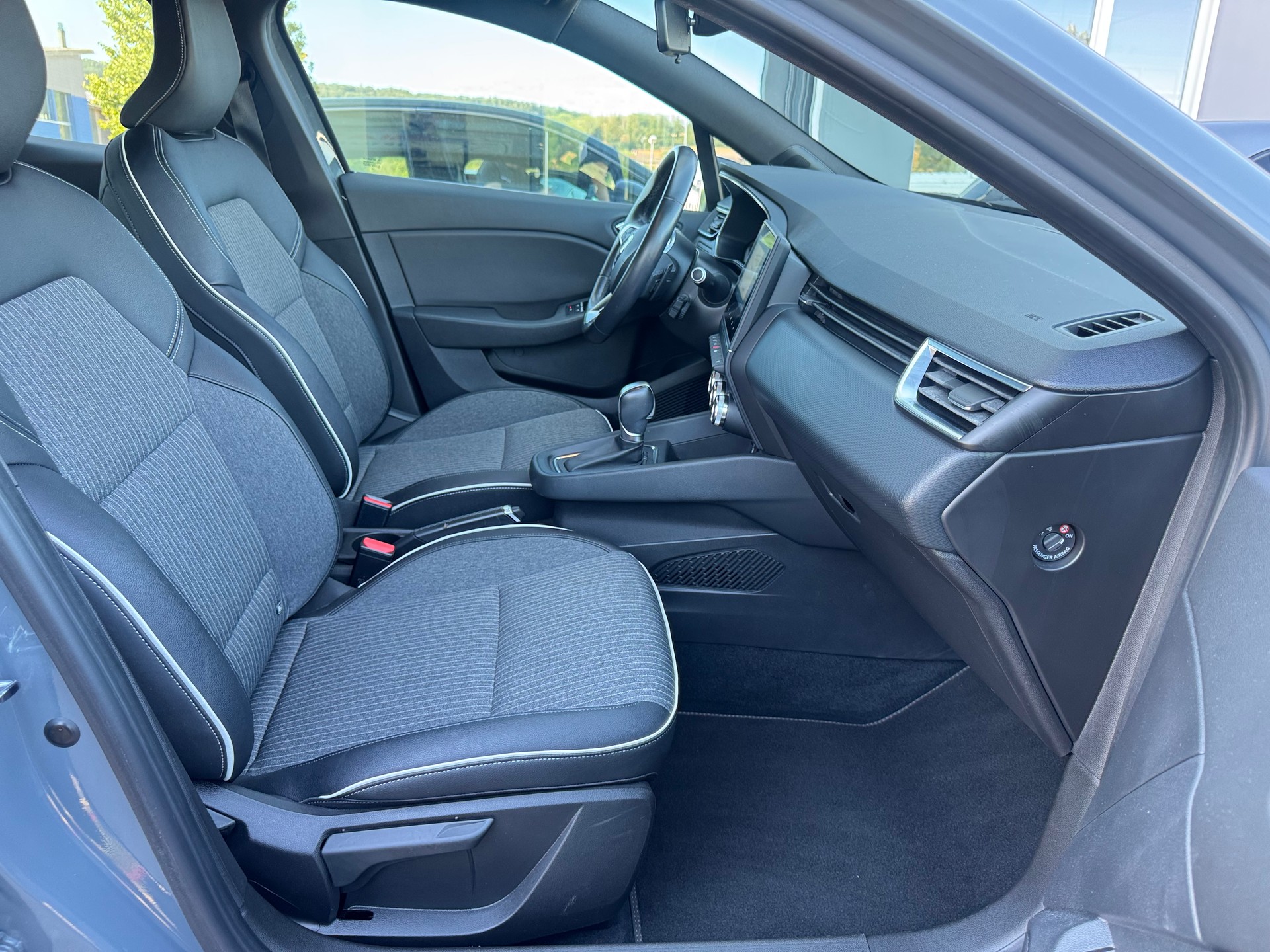 RENAULT Clio 1.3 Intens EDC-image-4