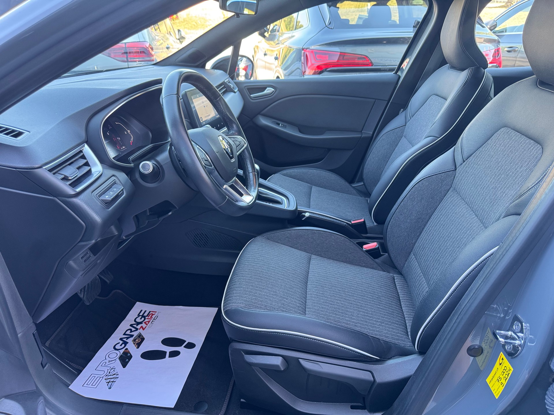 RENAULT Clio 1.3 Intens EDC-image-1