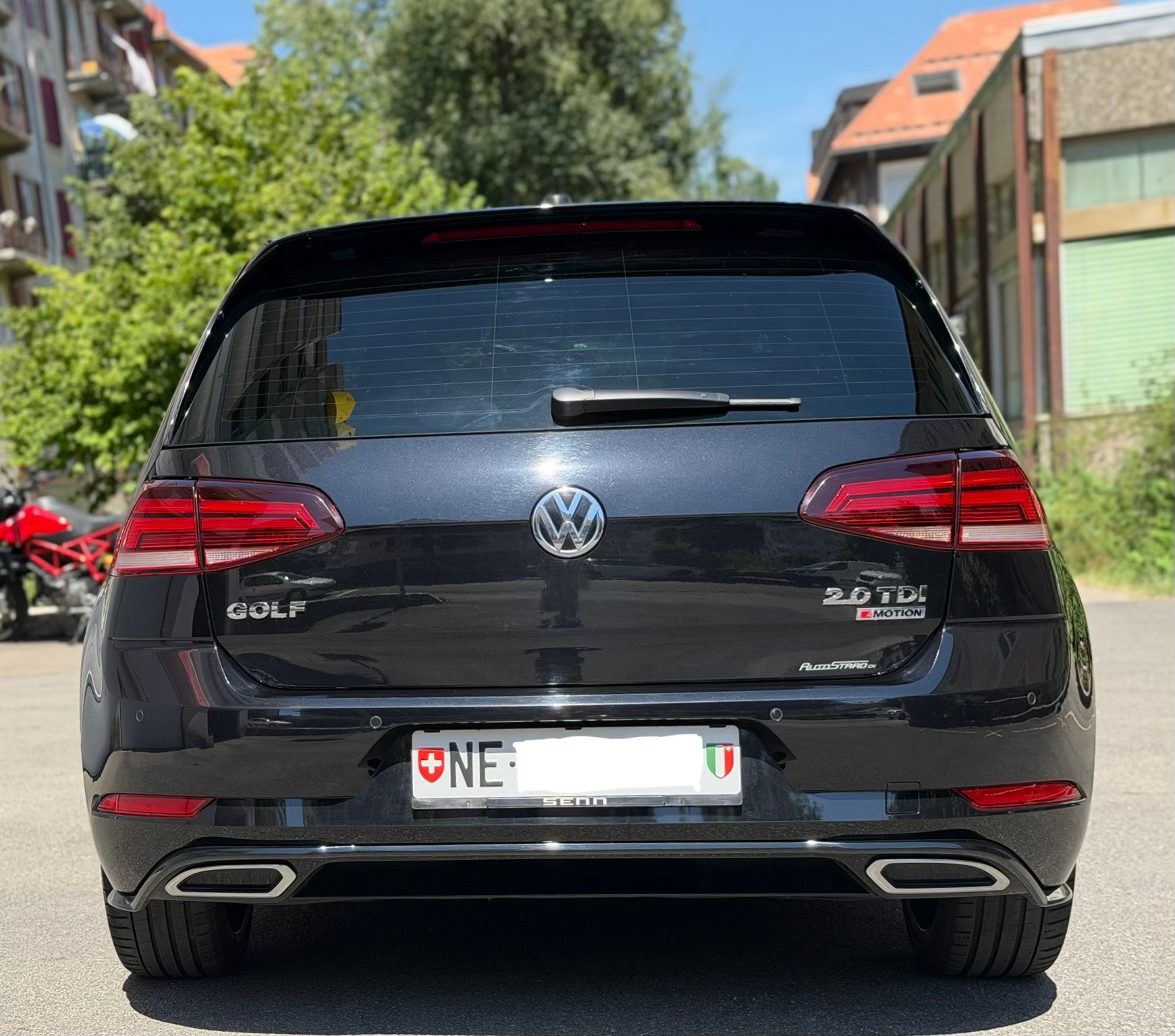 VW GOLF 7 R-Line 2.0 TDI 4Motion-image-2