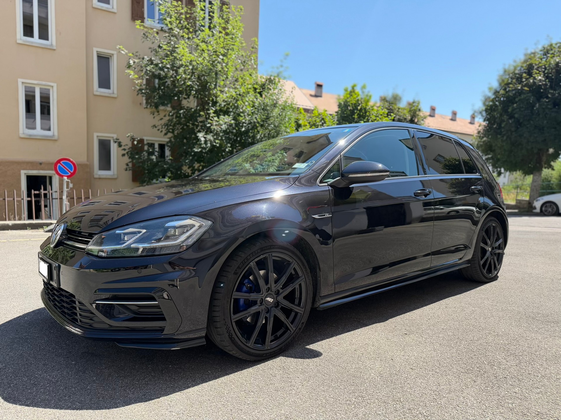 VW GOLF 7 R-Line 2.0 TDI 4Motion-image-1
