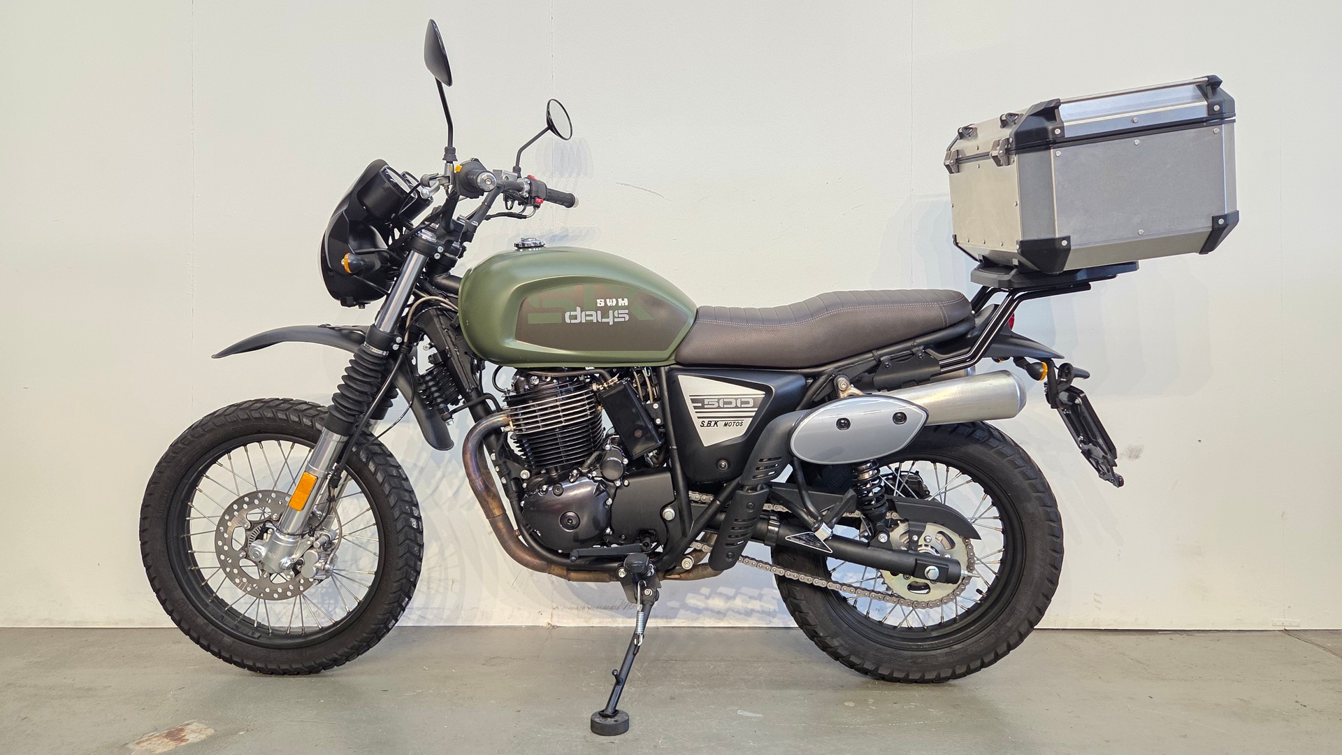 SWM Six Days 500-showroom-element-1