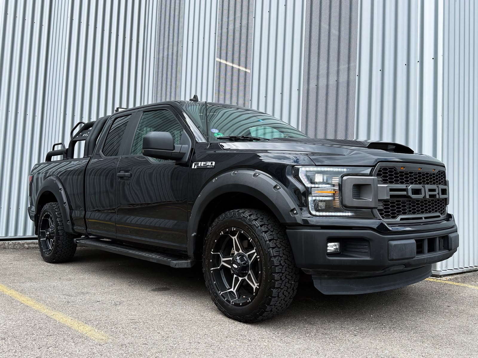FORD F150 XLT-image-2