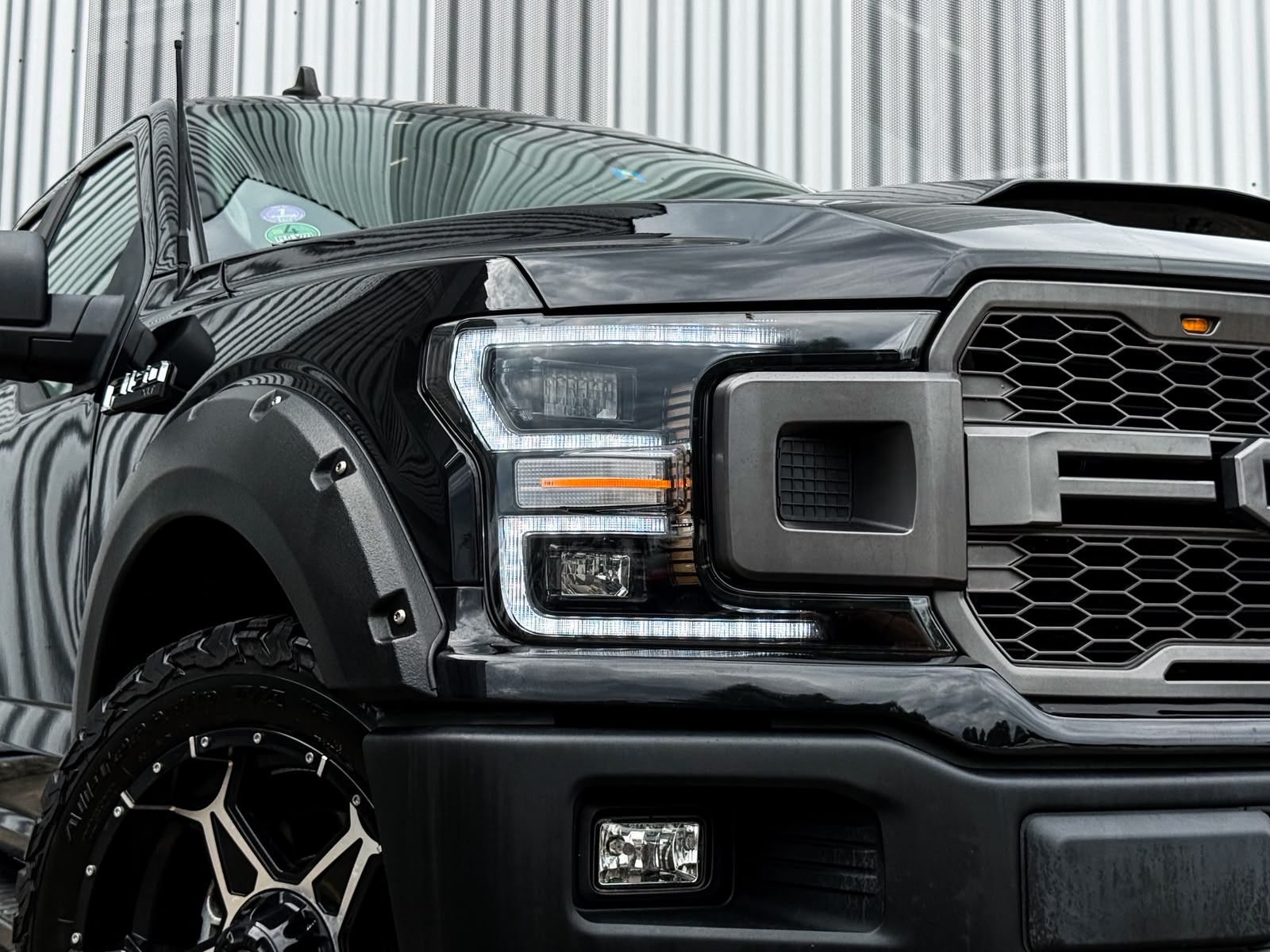 FORD F150 XLT-image-5