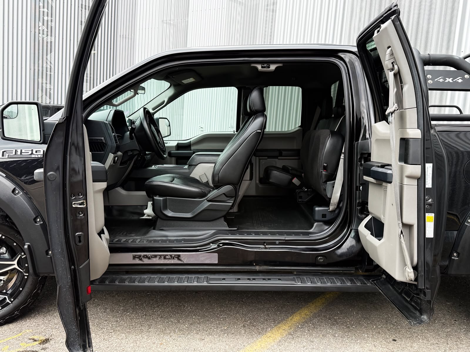 FORD F150 XLT-image-16