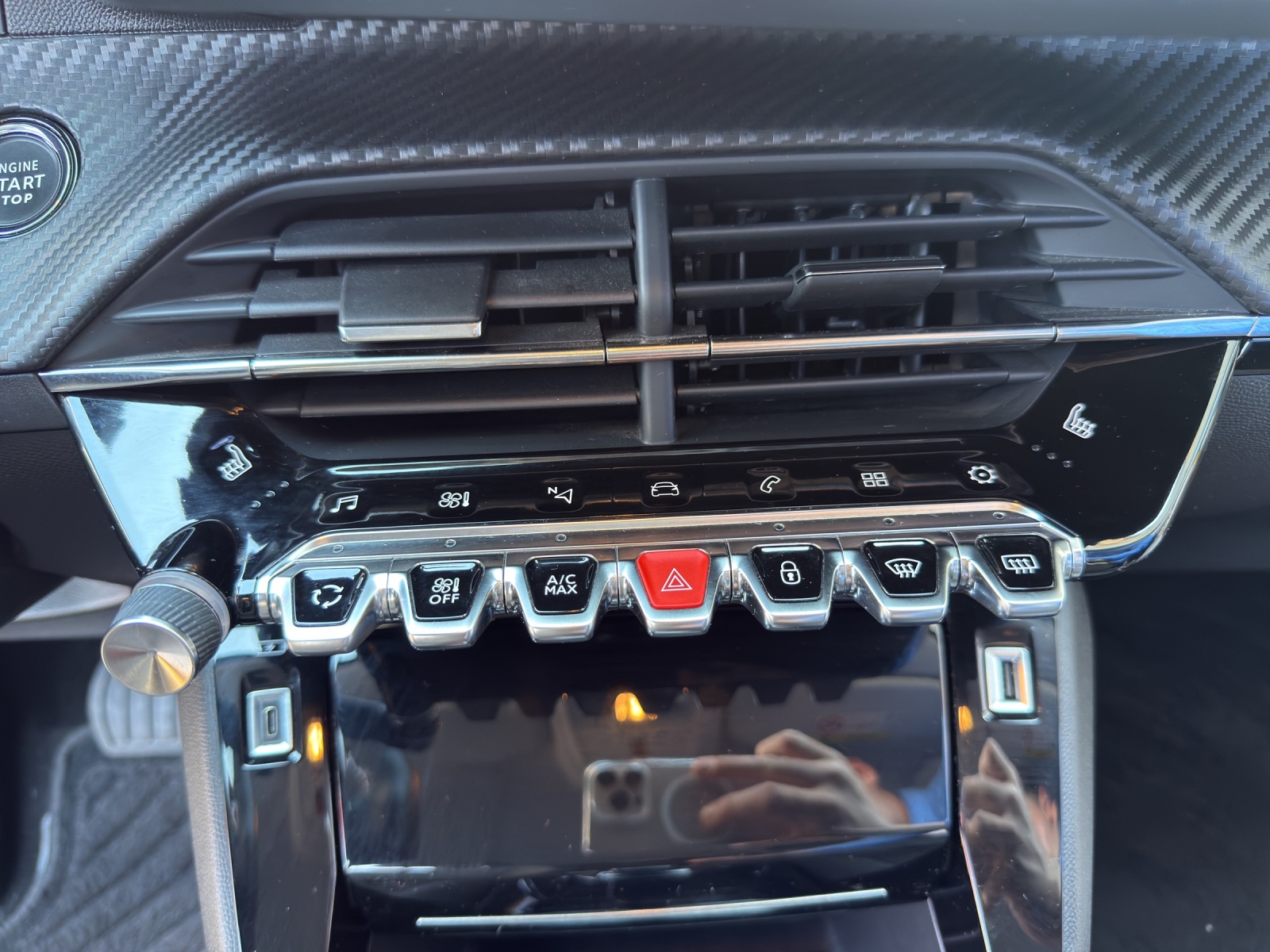 PEUGEOT 208 1.2 PureTech Allure EAT8-image-15