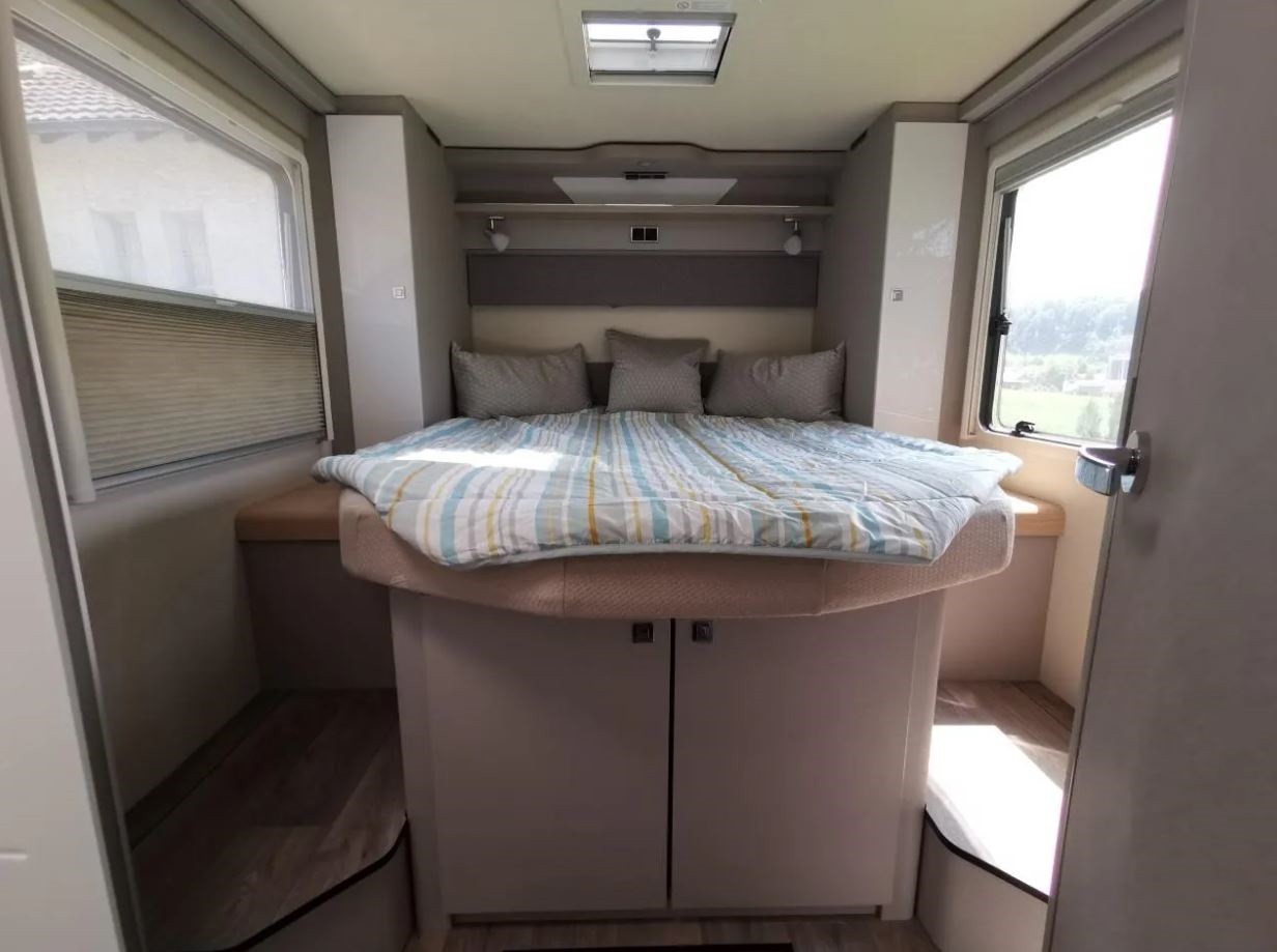 MERCEDES-BENZ Hymer Tramp S 695-showroom-element-1