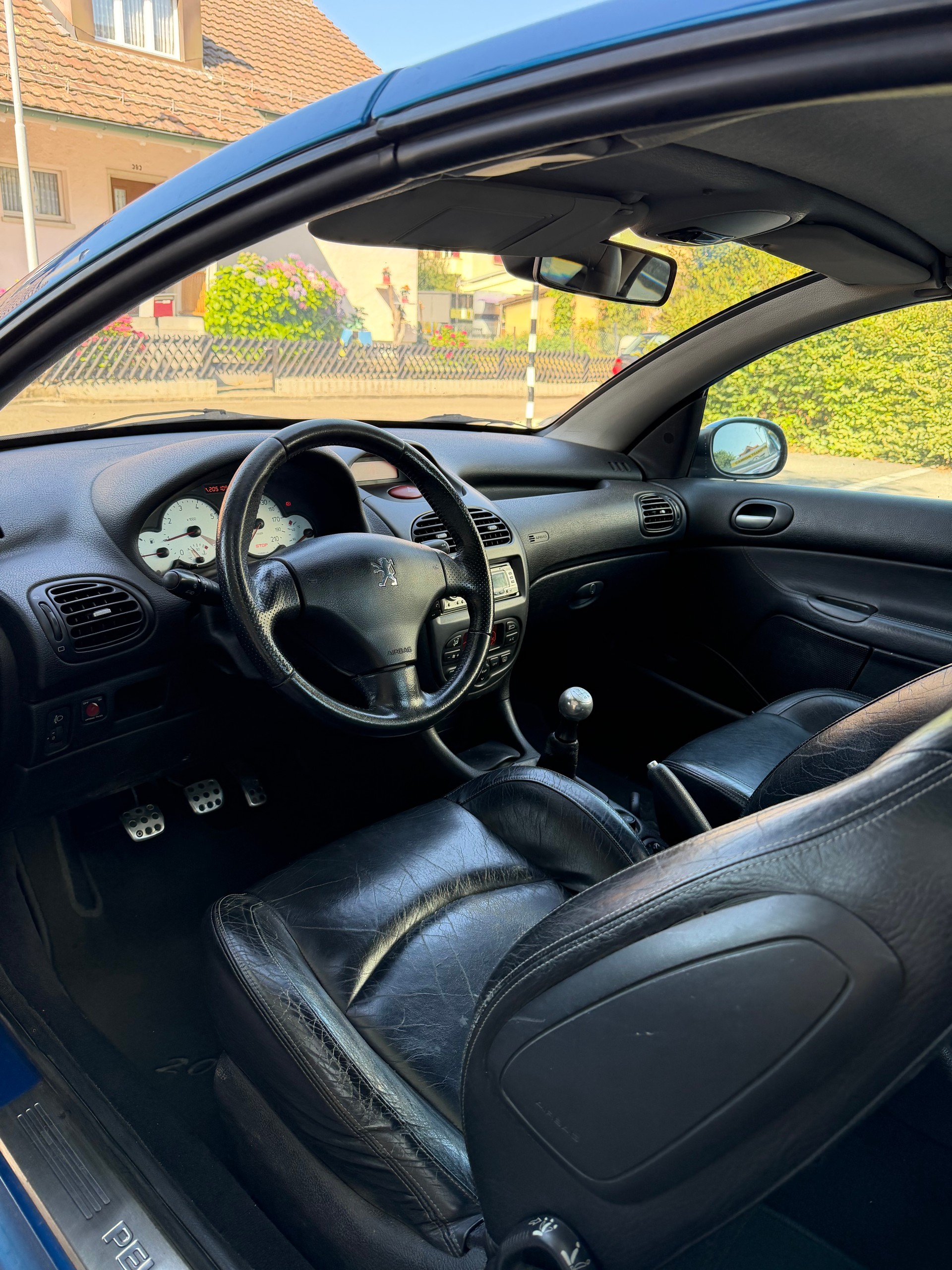 PEUGEOT 206 CC 2.0 16V-image-9