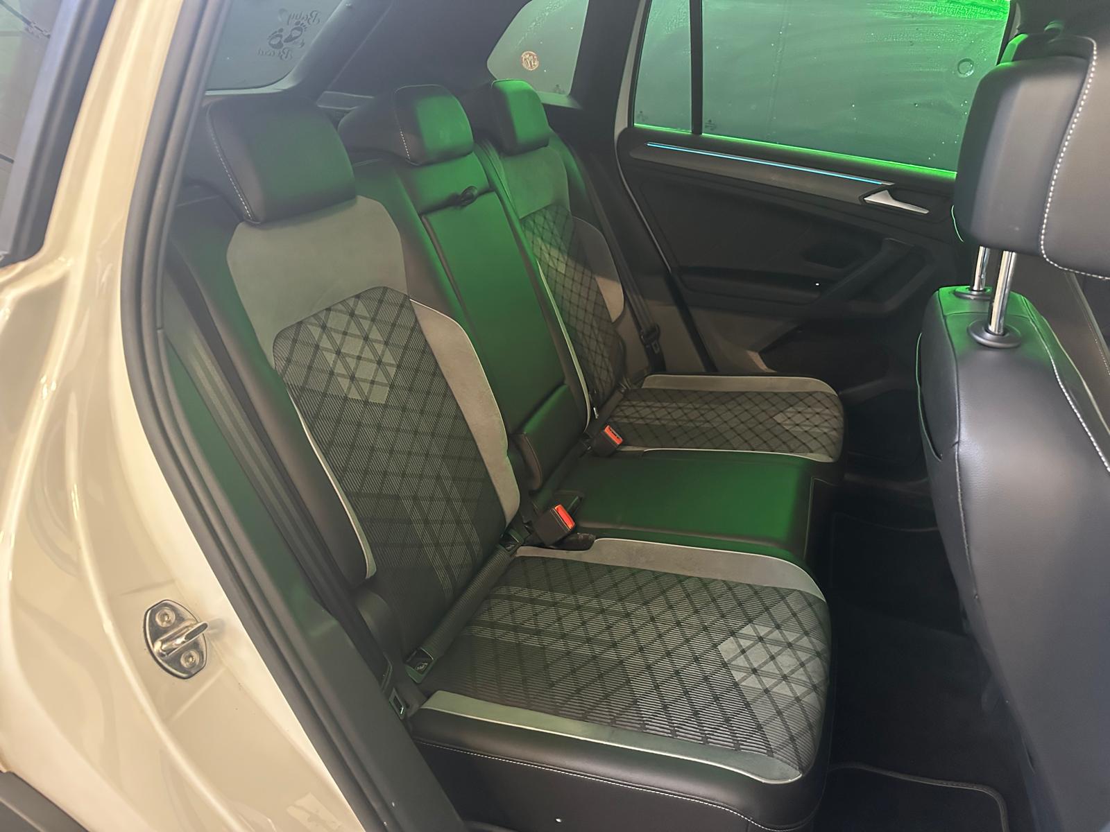 VW Tiguan 2.0 TDI SCR R-Line 4Motion DSG-image-13