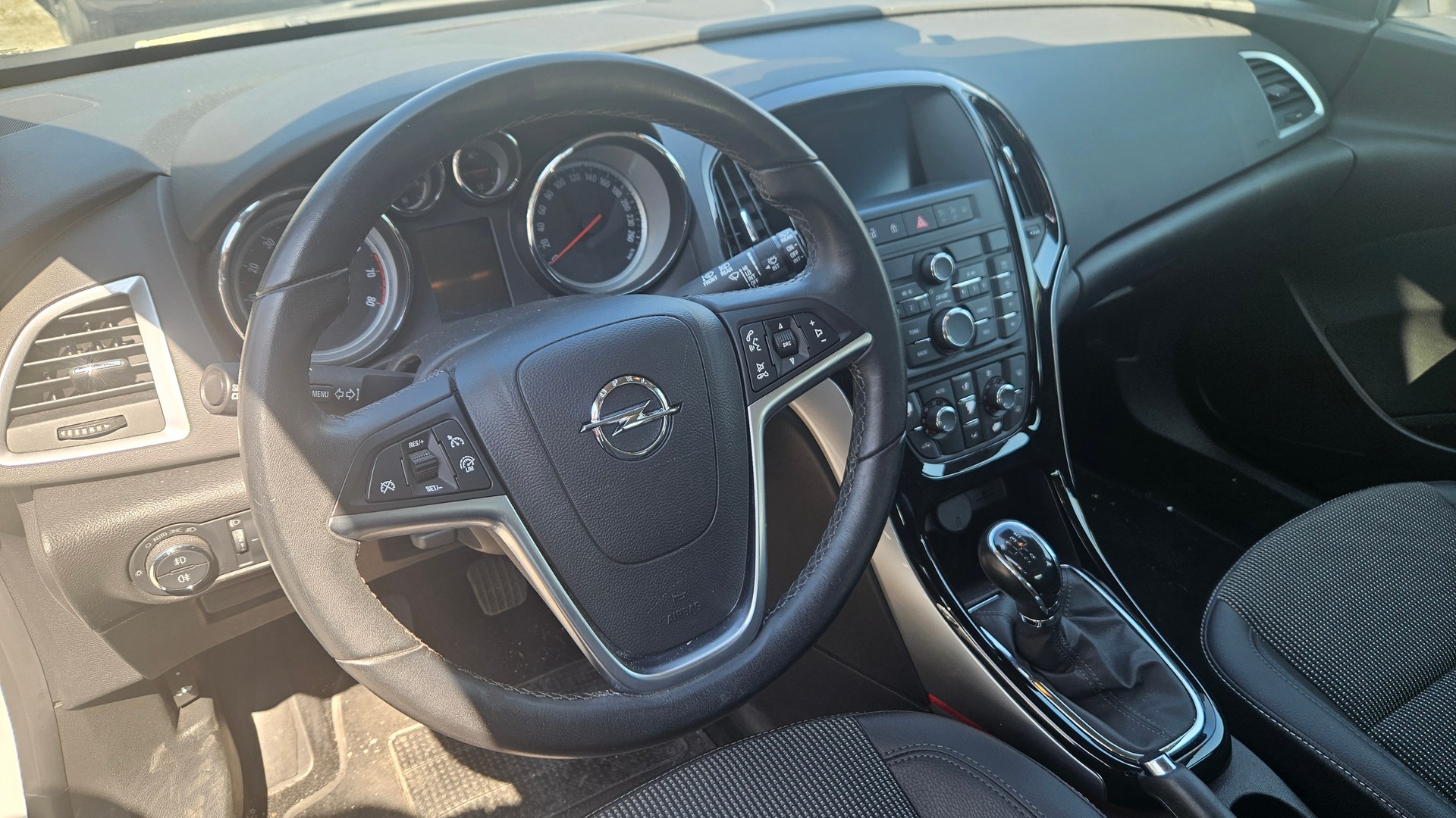 OPEL Astra 1.4i 16V Active Edition-image-5