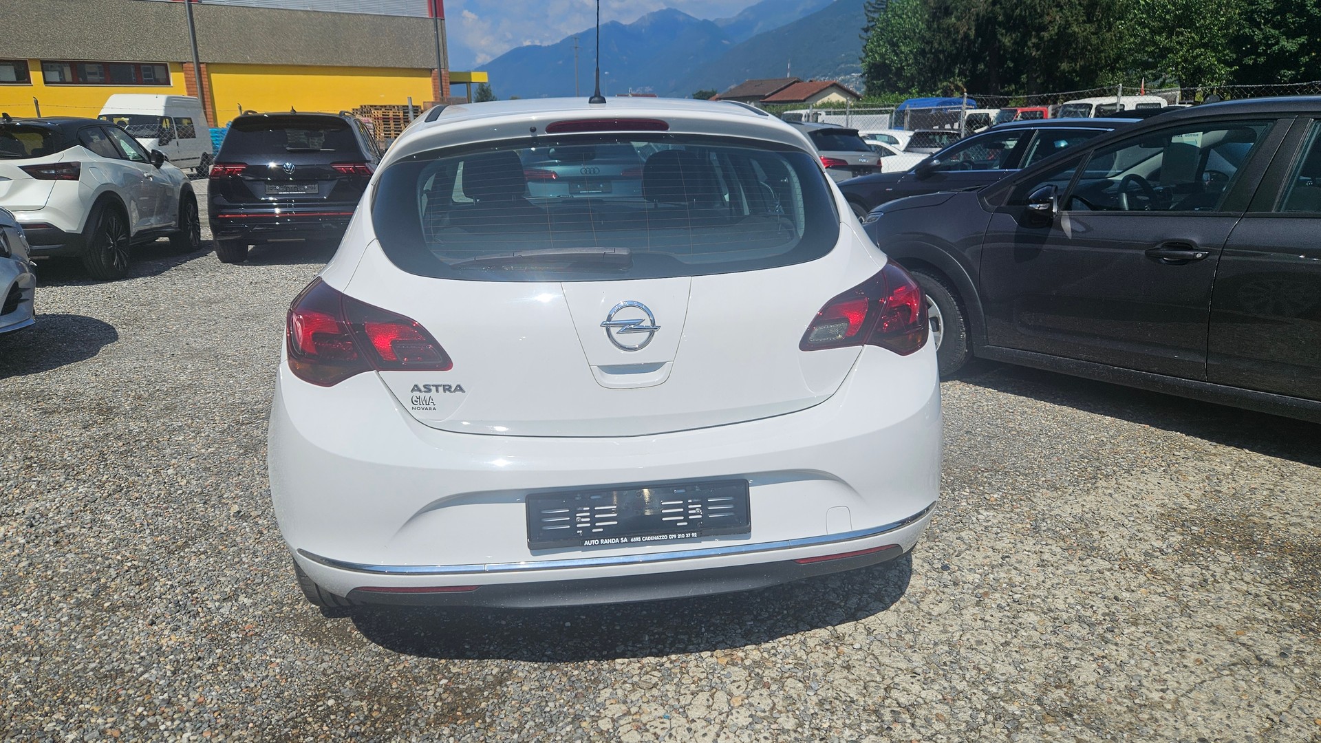 OPEL Astra 1.4i 16V Active Edition-image-2