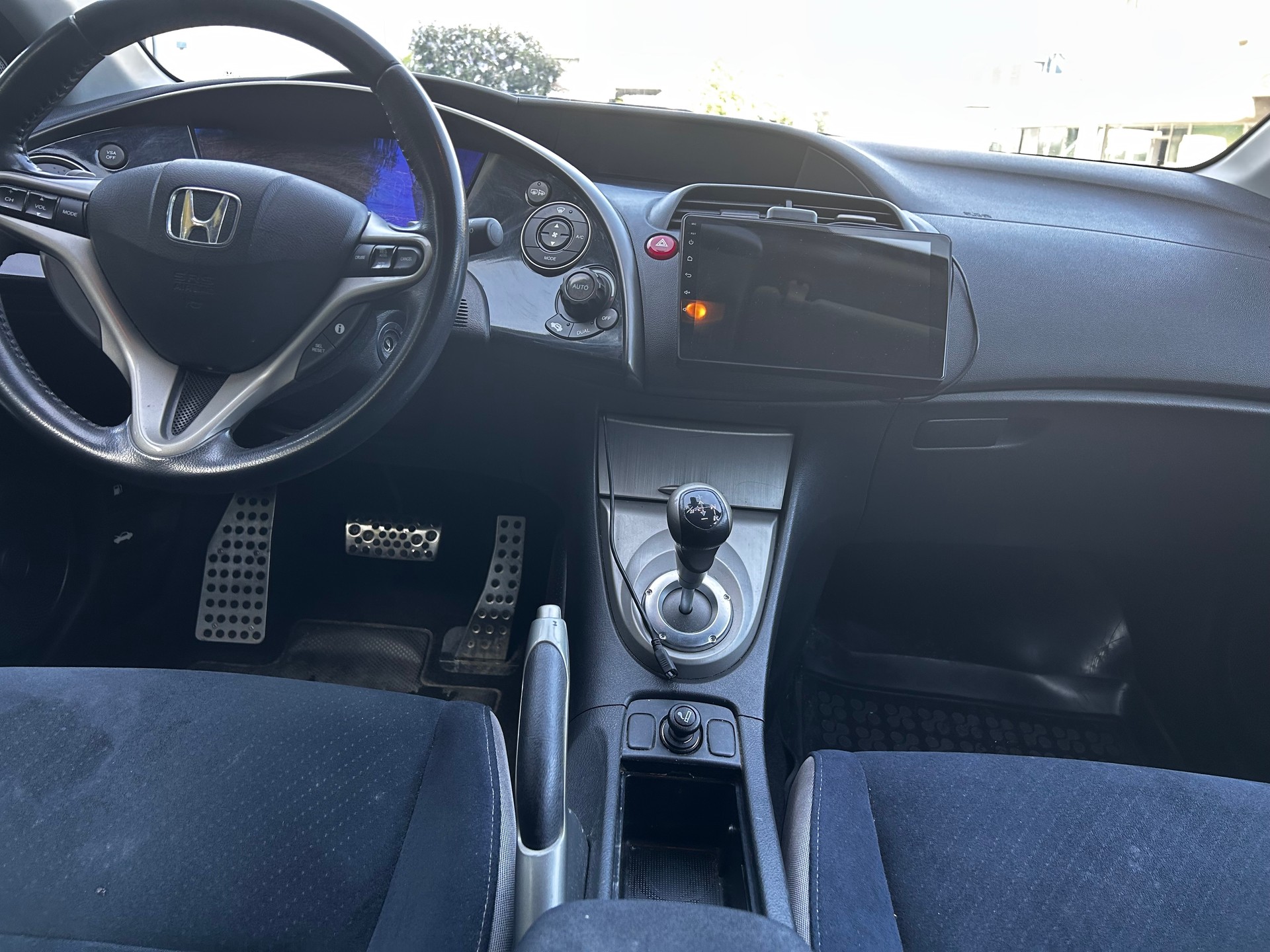 HONDA Civic 1.8i Comfort-image-10