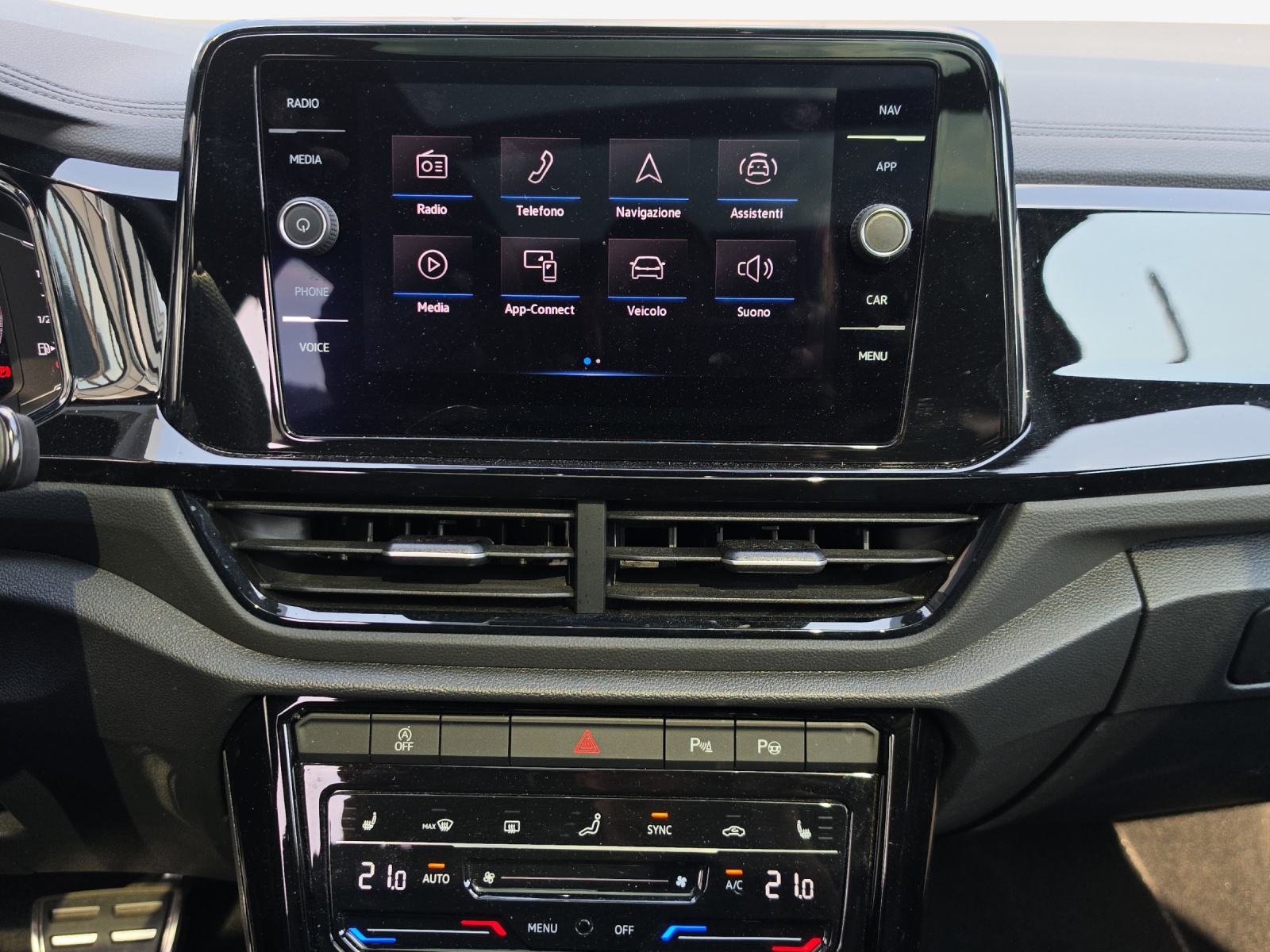 VW T-Roc 2.0 TSI R-Line DSG 4Motion-image-10