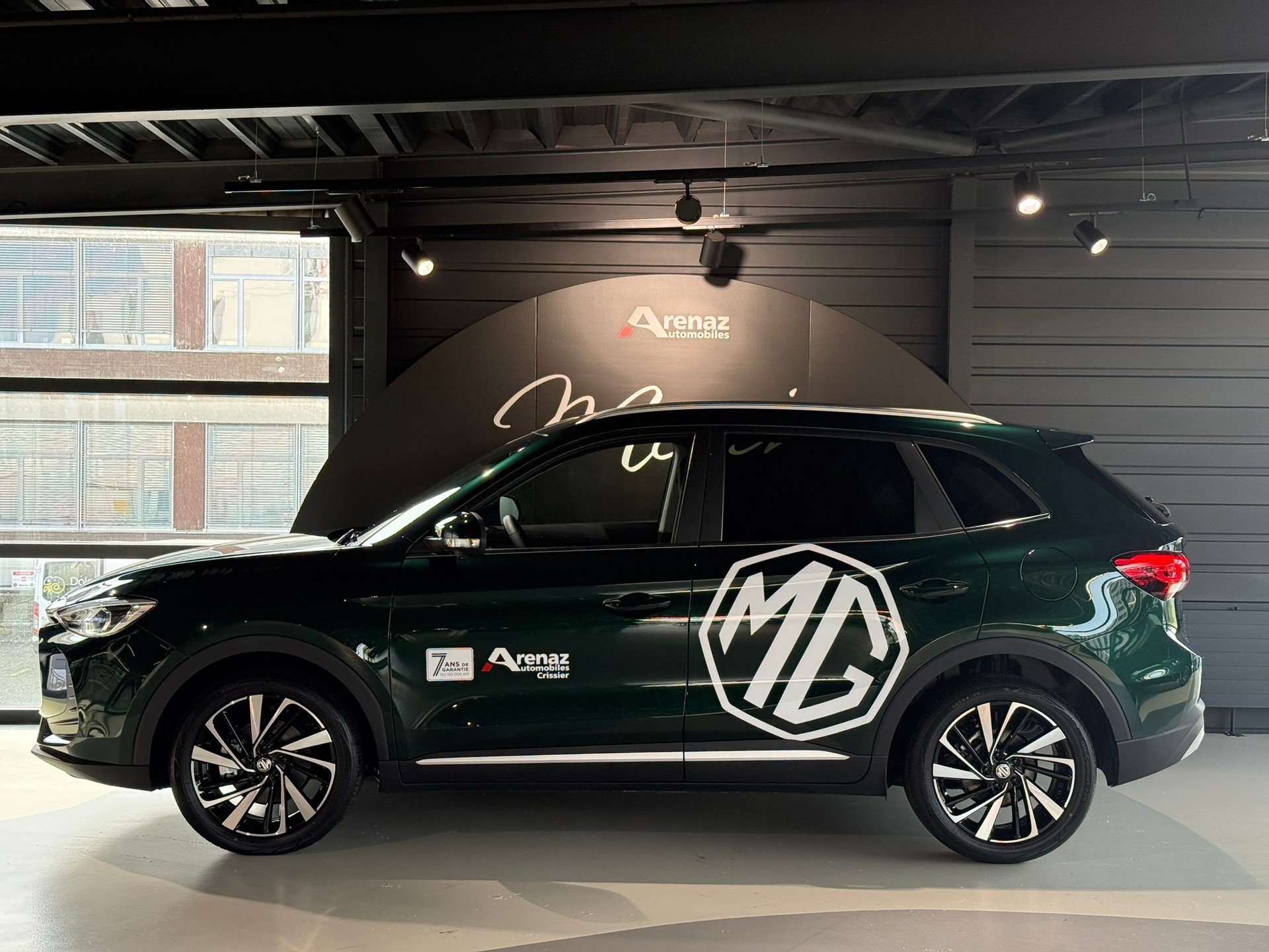 MG ZS 1.5 HEV Luxury-image-1
