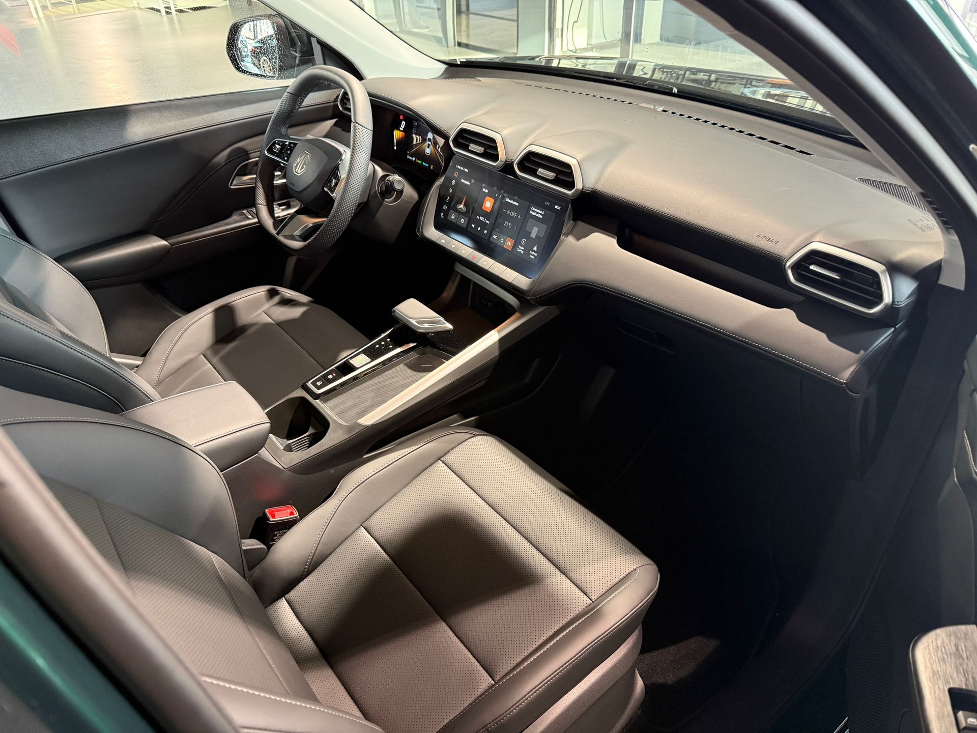 MG ZS 1.5 HEV Luxury-image-8
