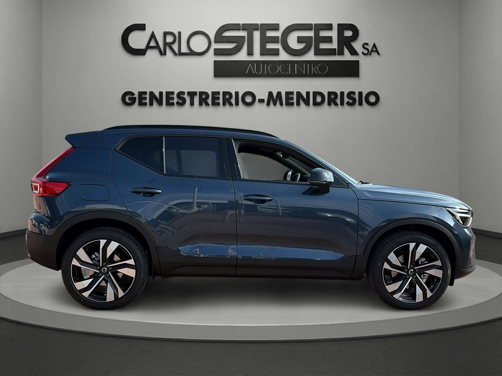 VOLVO XC40 B3 Benzin Mild Hybrid Plus Dark DCT-image-14