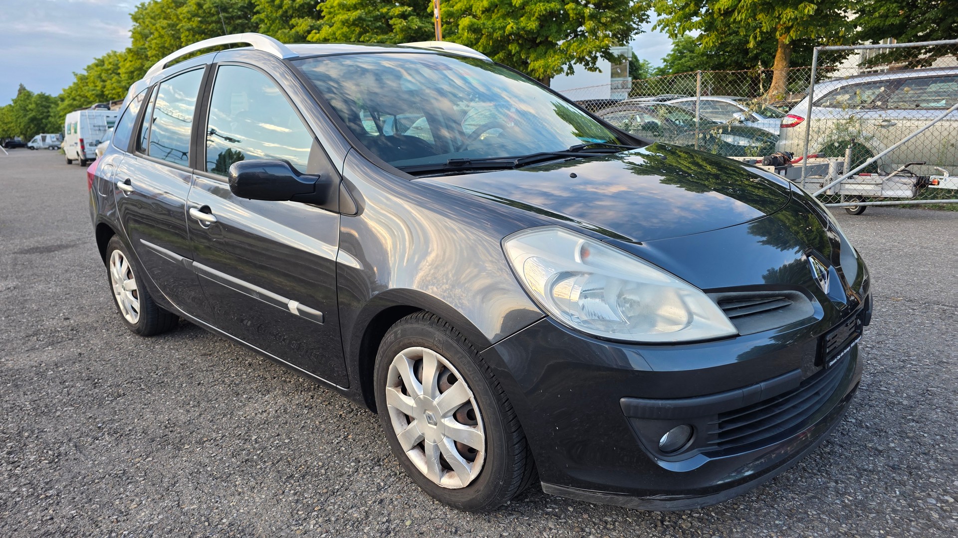 RENAULT Clio Grandtour 1.6 16V Dynamique-image-1