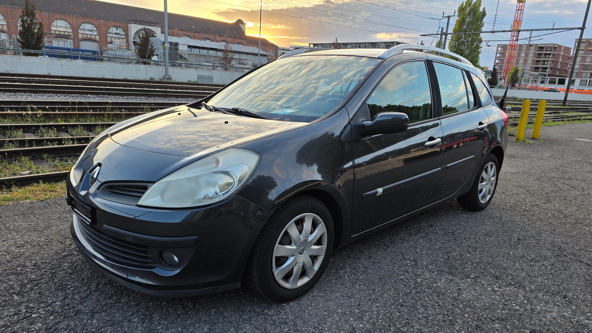 RENAULT Clio Grandtour 1.6 16V Dynamique-image-4