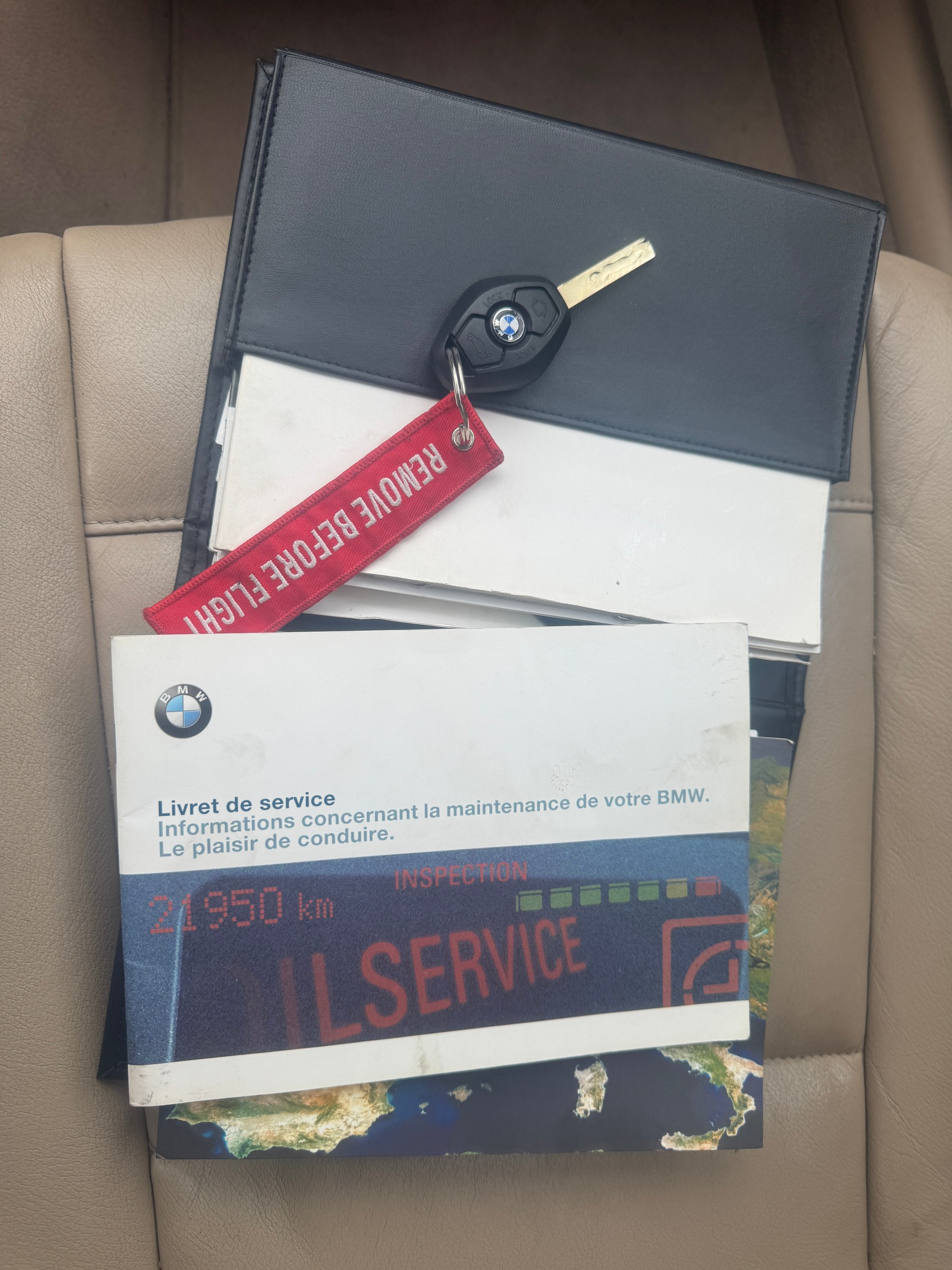 BMW 330xi-image-14