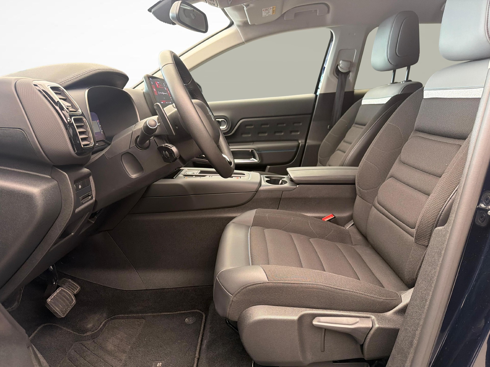 CITROEN C5 Aircross 1.2 PureTech Swiss Edition-image-9