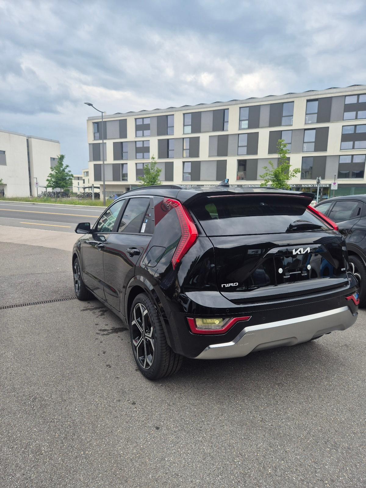 KIA Niro 1.6 GDi Hybrid Power Edition-image-3