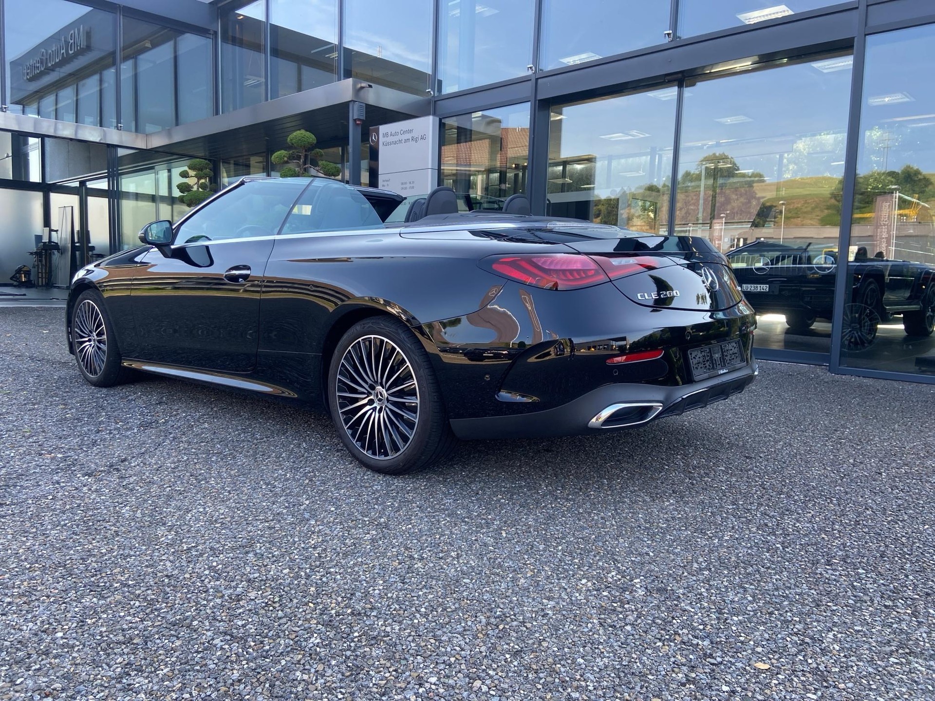 MERCEDES-BENZ CLE 200 AMG Line 4matic Cabriolet-image-26