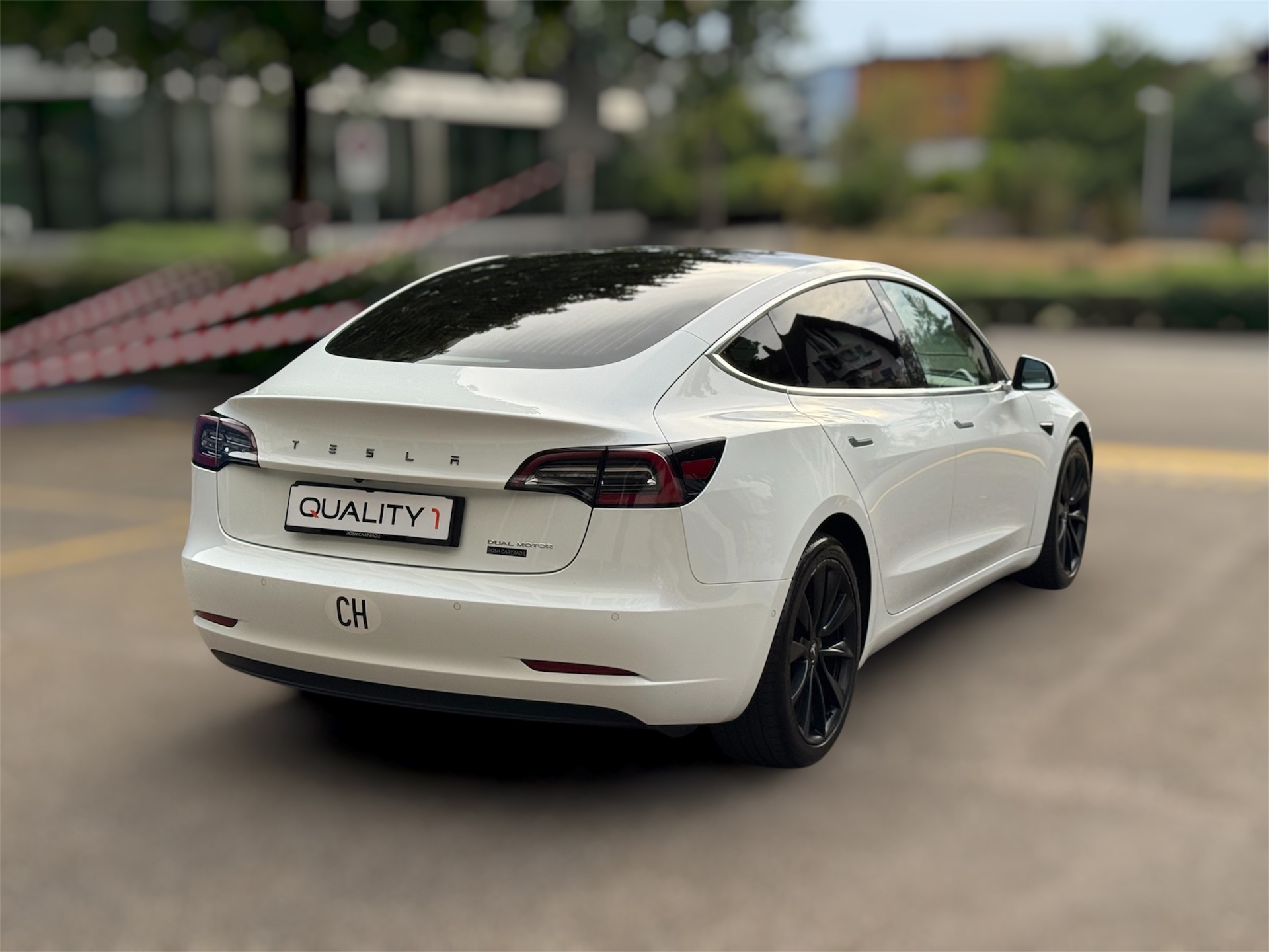 TESLA Model 3 Long Range Dual Motor AWD-image-3