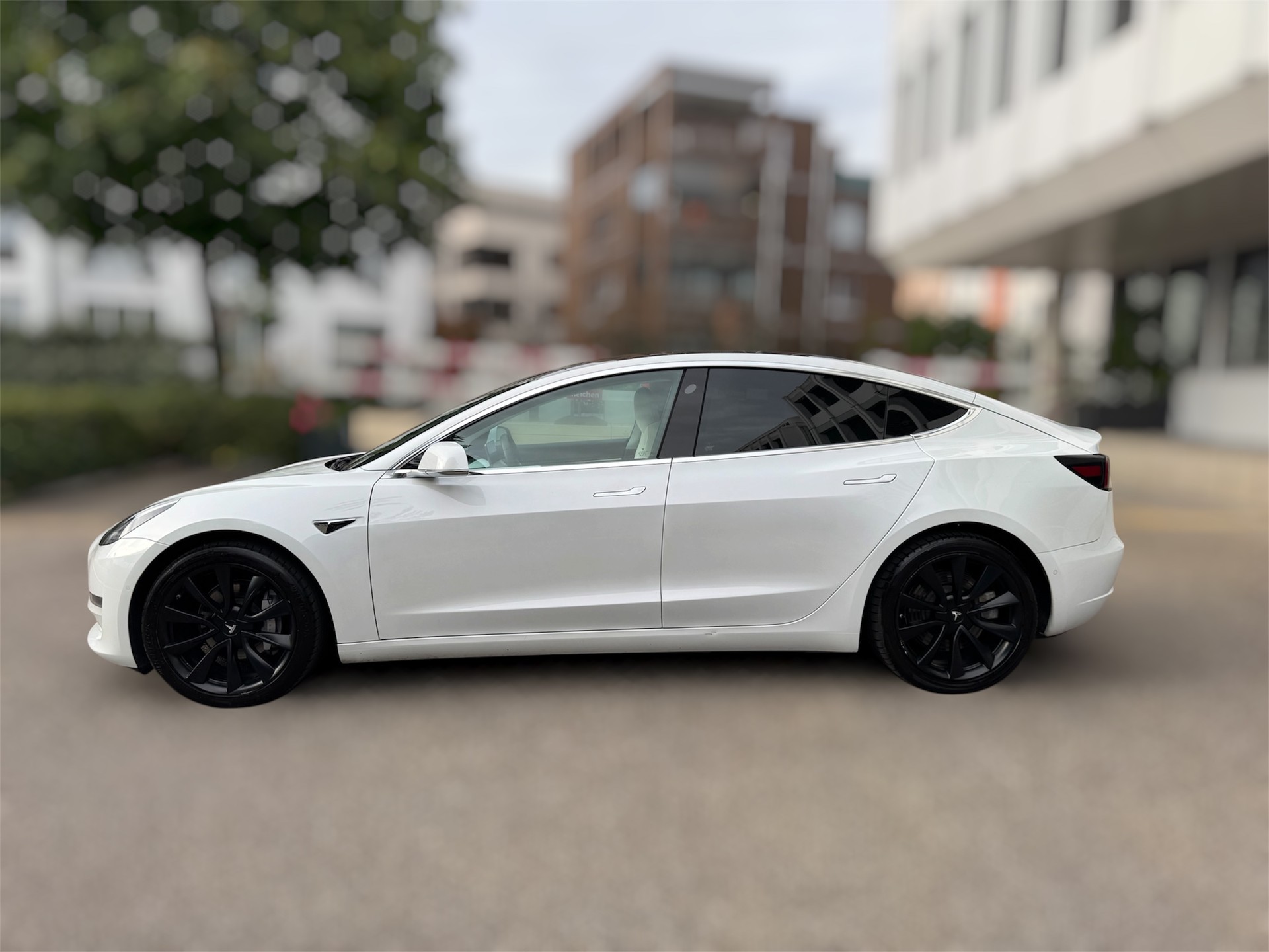 TESLA Model 3 Long Range Dual Motor AWD-image-7