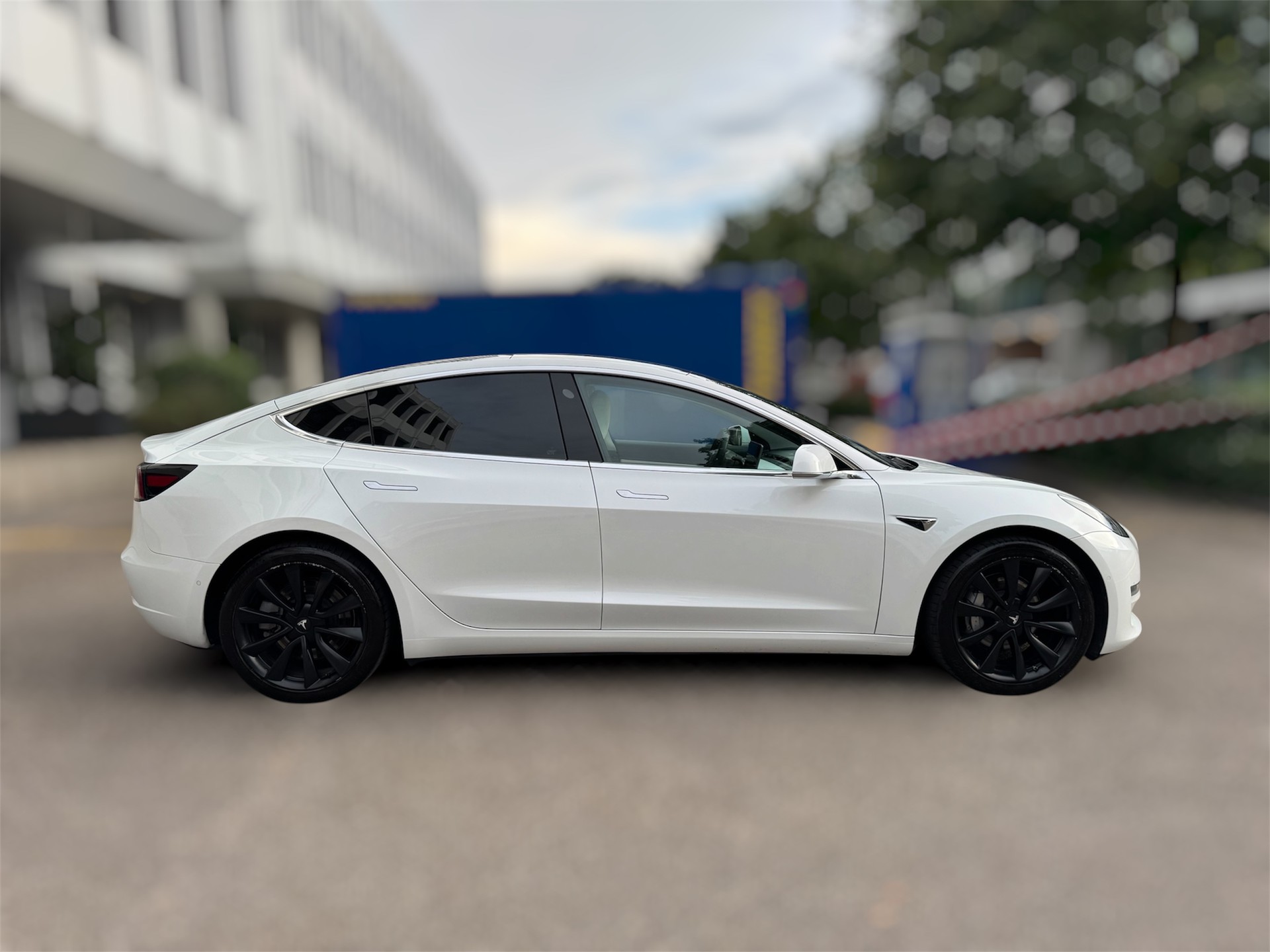 TESLA Model 3 Long Range Dual Motor AWD-image-2