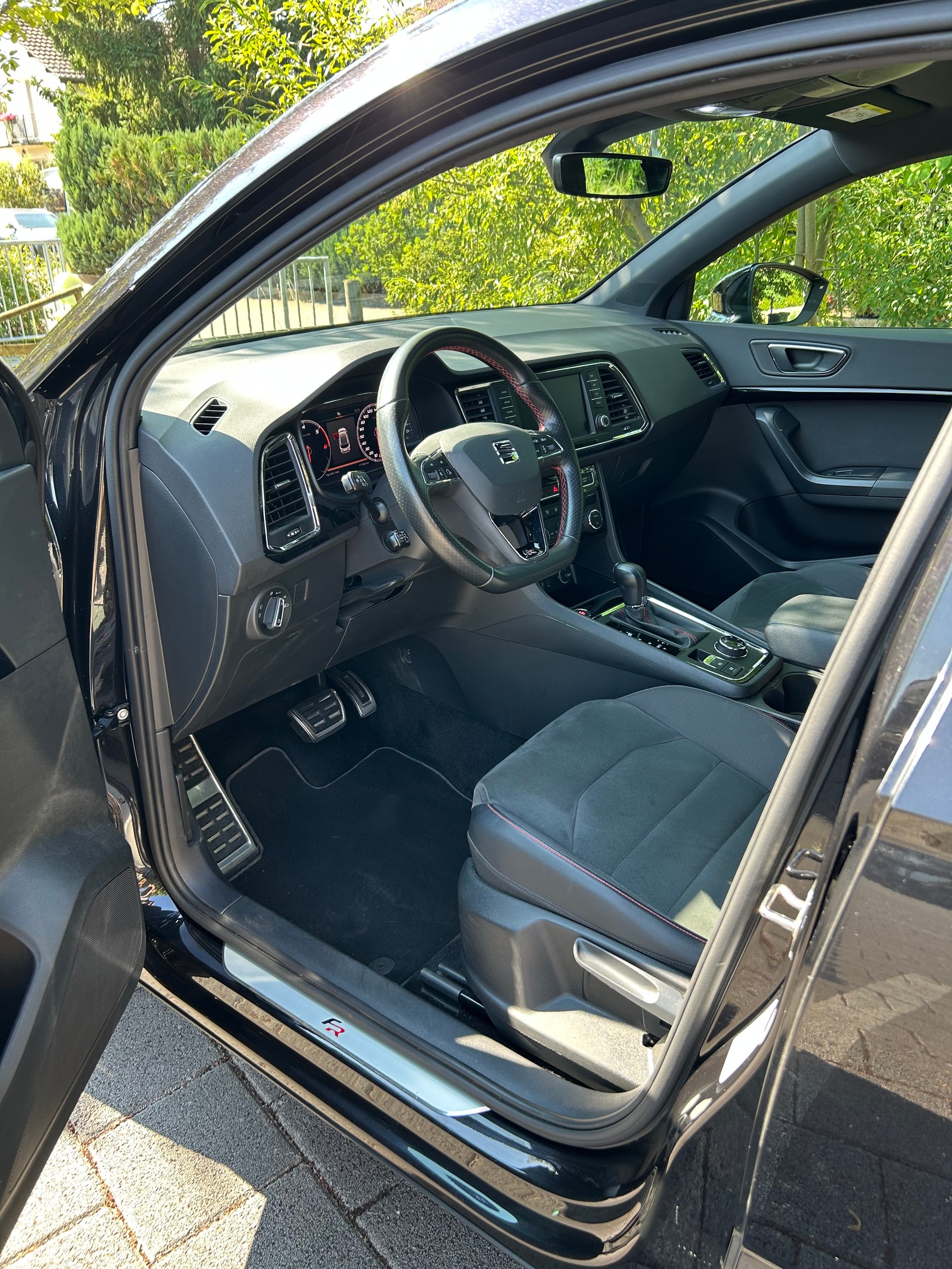 SEAT 2.0 TDI Swiss FR 4Drive DSG-image-8