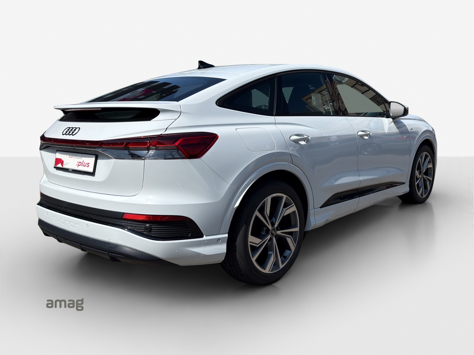 AUDI Q4 Sportback e-tron 50 quattro-image-4