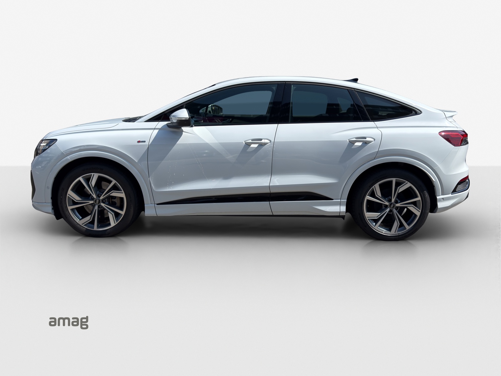 AUDI Q4 Sportback e-tron 50 quattro-showroom-element-1
