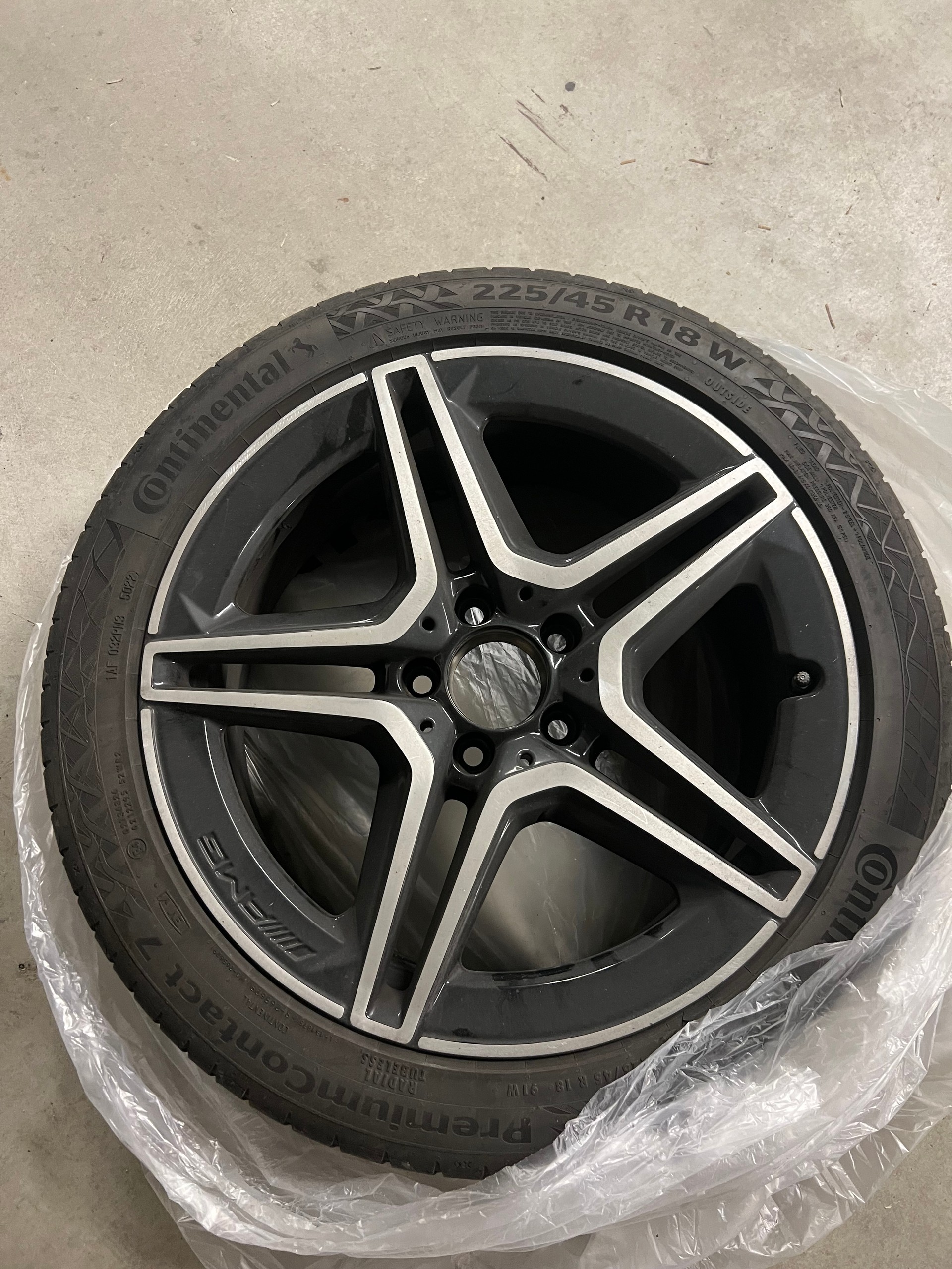 MERCEDES-BENZ A 200 AMG Line-image-5