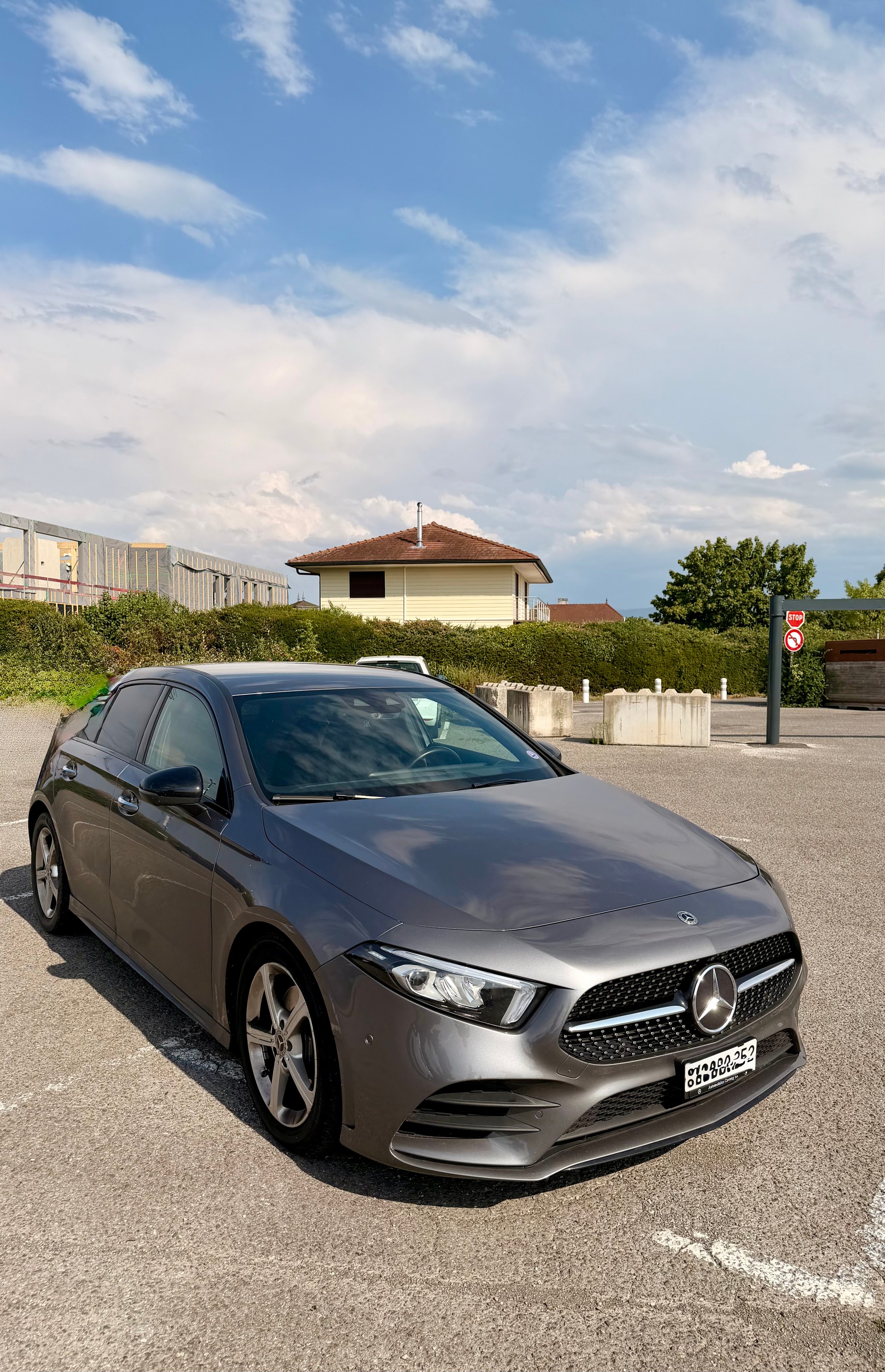 MERCEDES-BENZ A 200 AMG Line-image-1