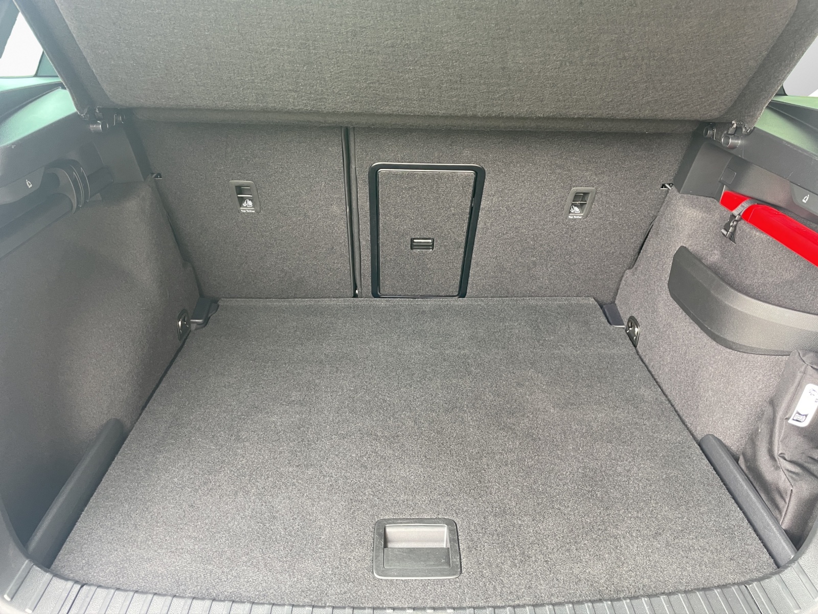 SKODA Karoq 2.0 TSI SportLine 4x4 DSG-image-14