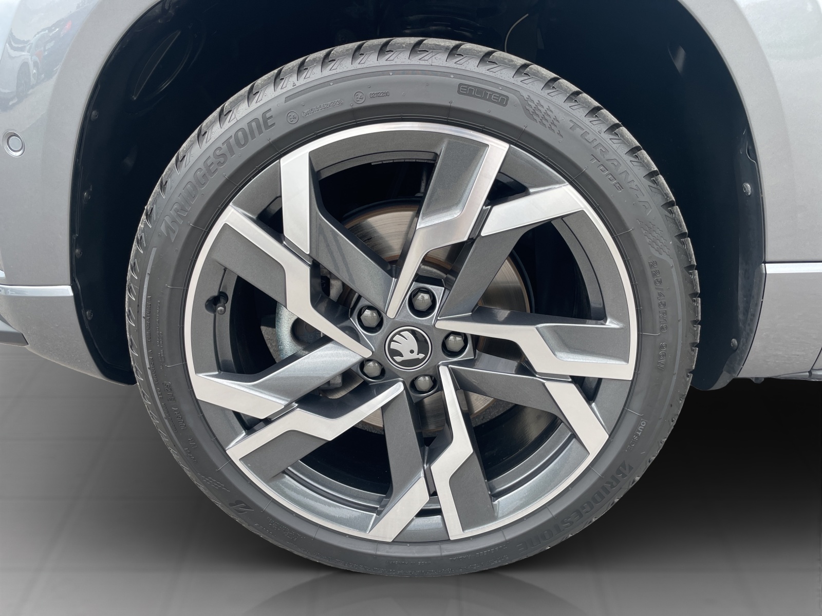 SKODA Karoq 2.0 TSI SportLine 4x4 DSG-image-16