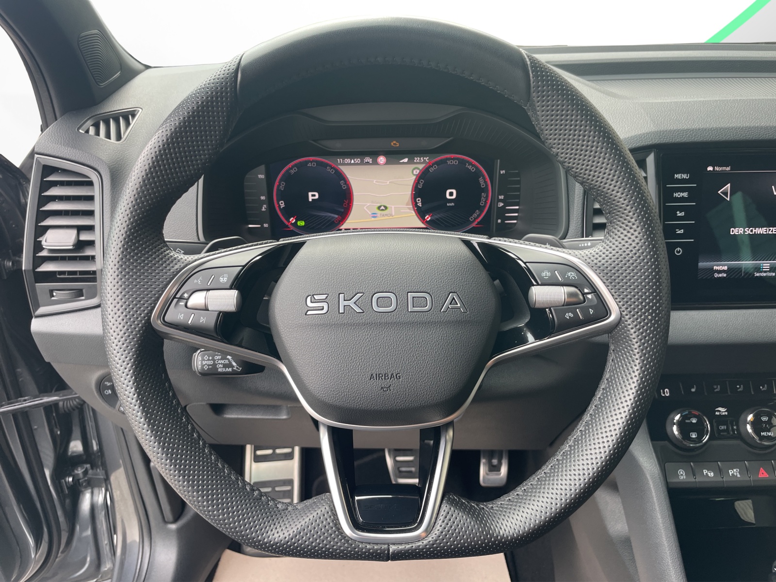 SKODA Karoq 2.0 TSI SportLine 4x4 DSG-image-7