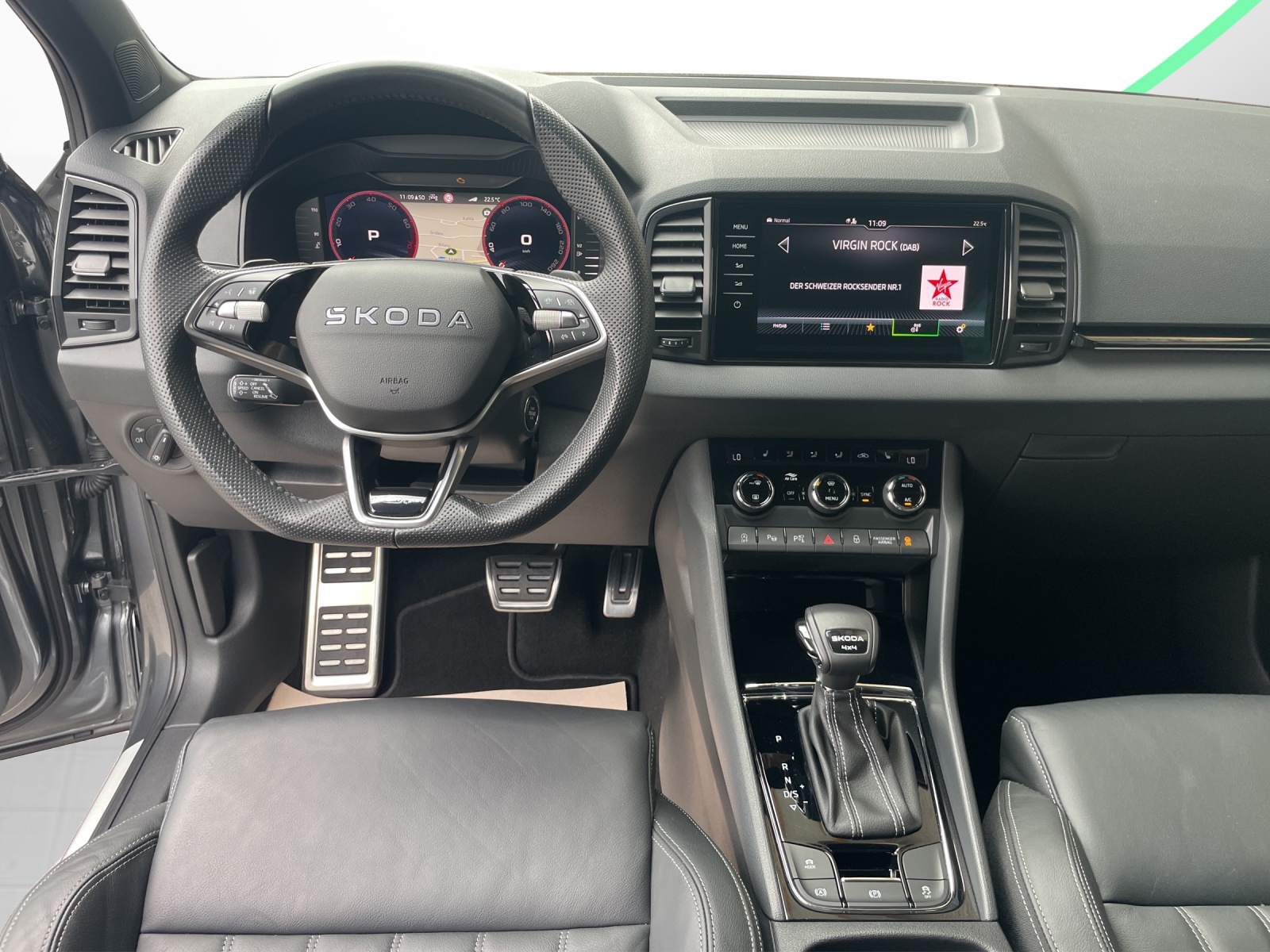 SKODA Karoq 2.0 TSI SportLine 4x4 DSG-image-9
