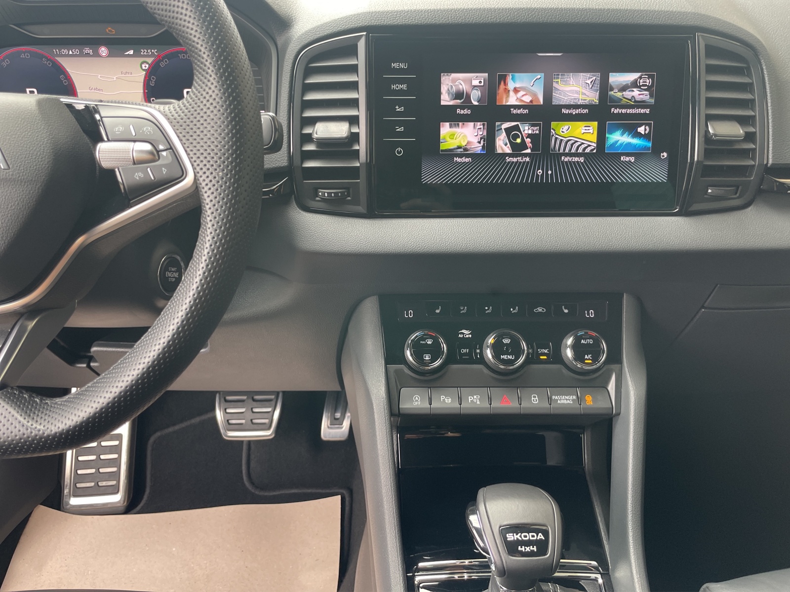 SKODA Karoq 2.0 TSI SportLine 4x4 DSG-image-10