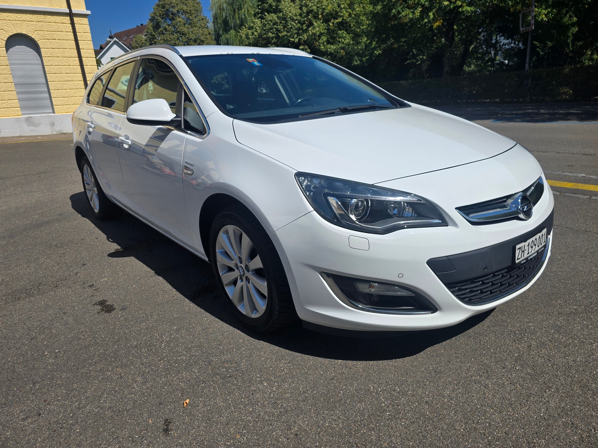 OPEL Astra SportsTourer 1.4i 16V Turbo Drive-image-3